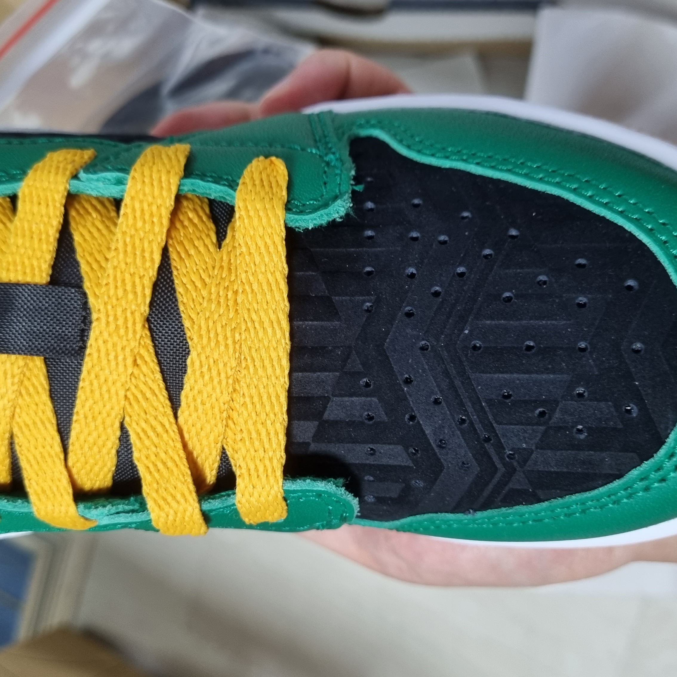 (GS) Jordan 1 Low SE Malachite Black 착용 스타일 - 2