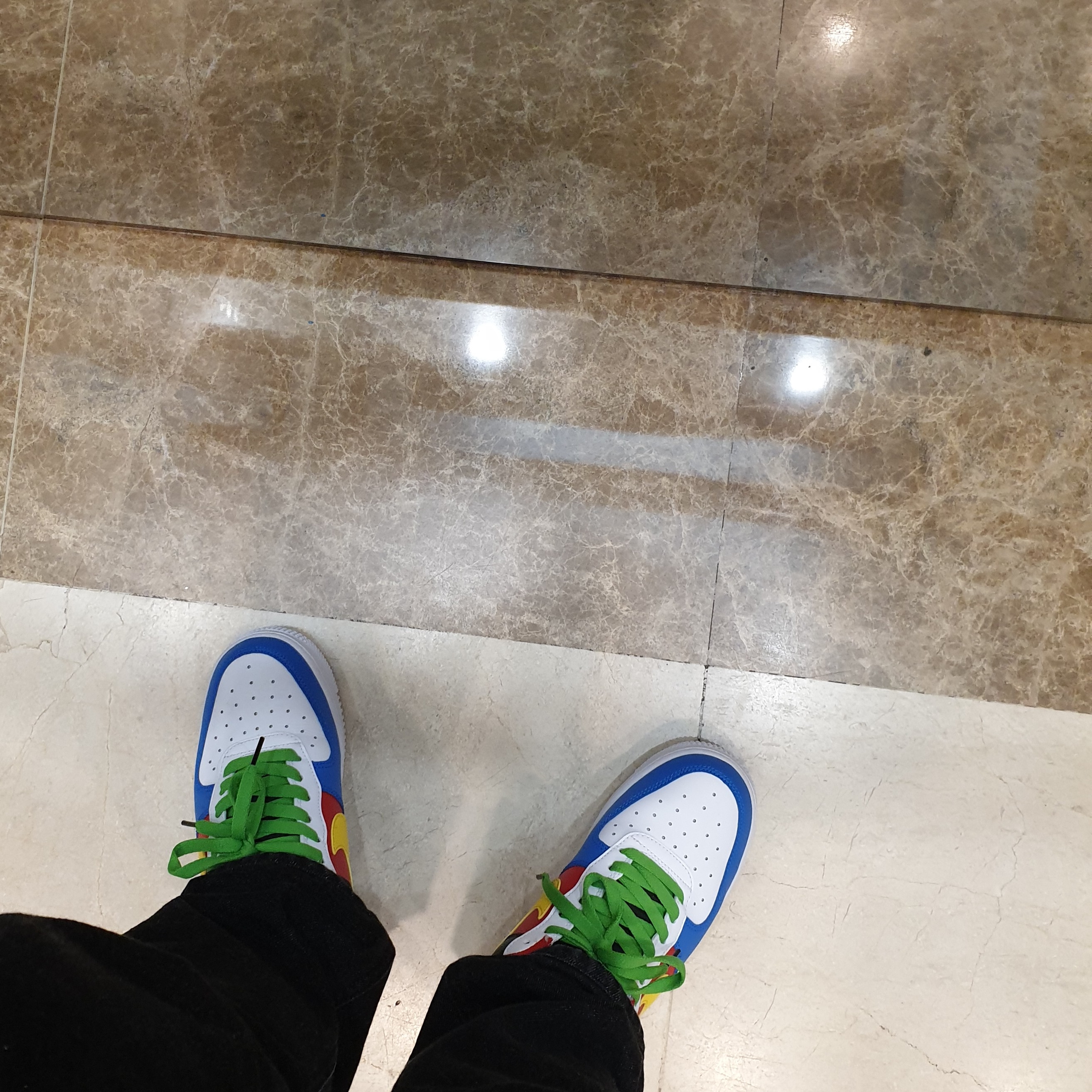 Nike x UNO Air Force 1 '07 QS White Yellow Zest 착용 스타일 - 2