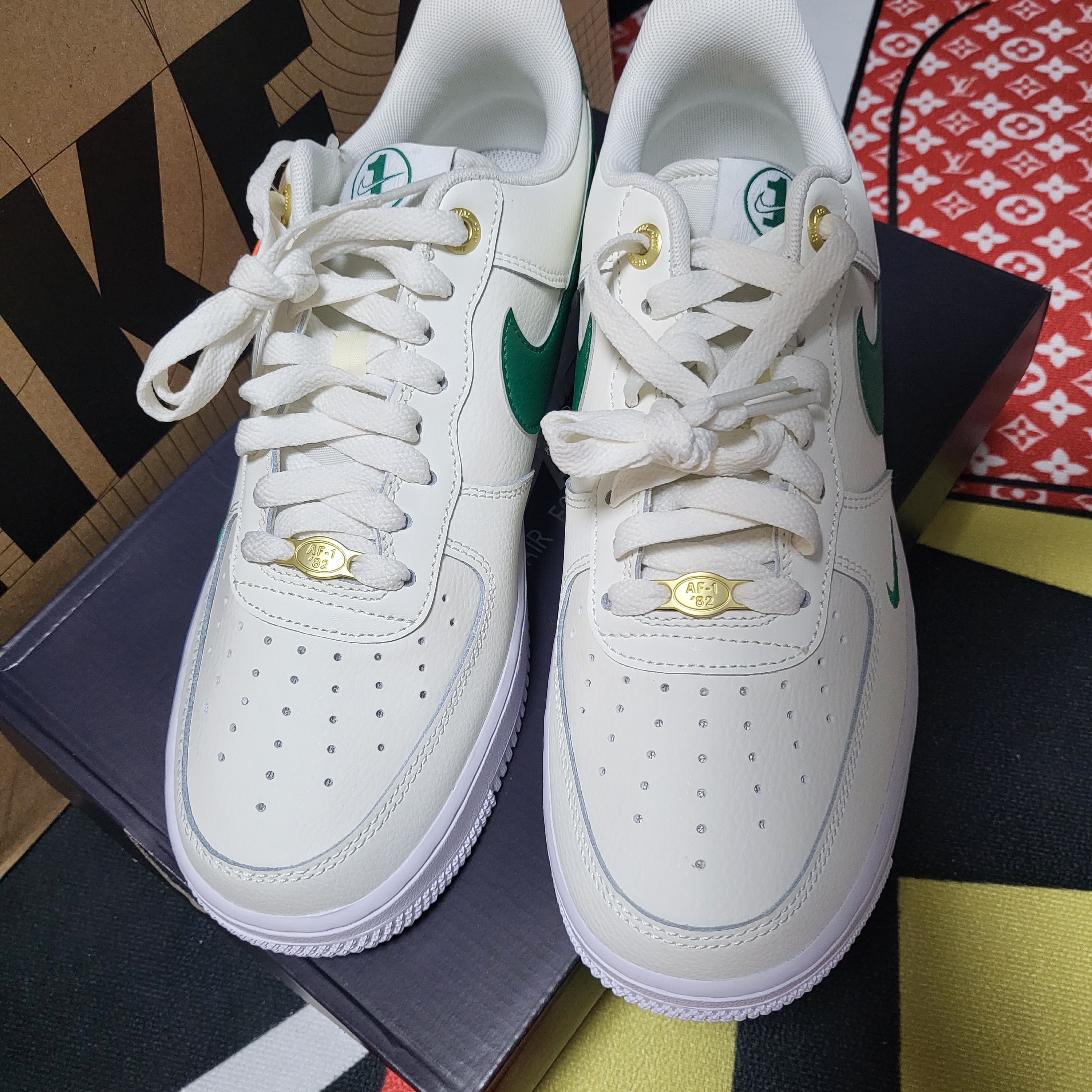 Nike Air Force 1 '07 LV8 40th Anniversary Join Forces Sail Malachite 착용 스타일 - 2