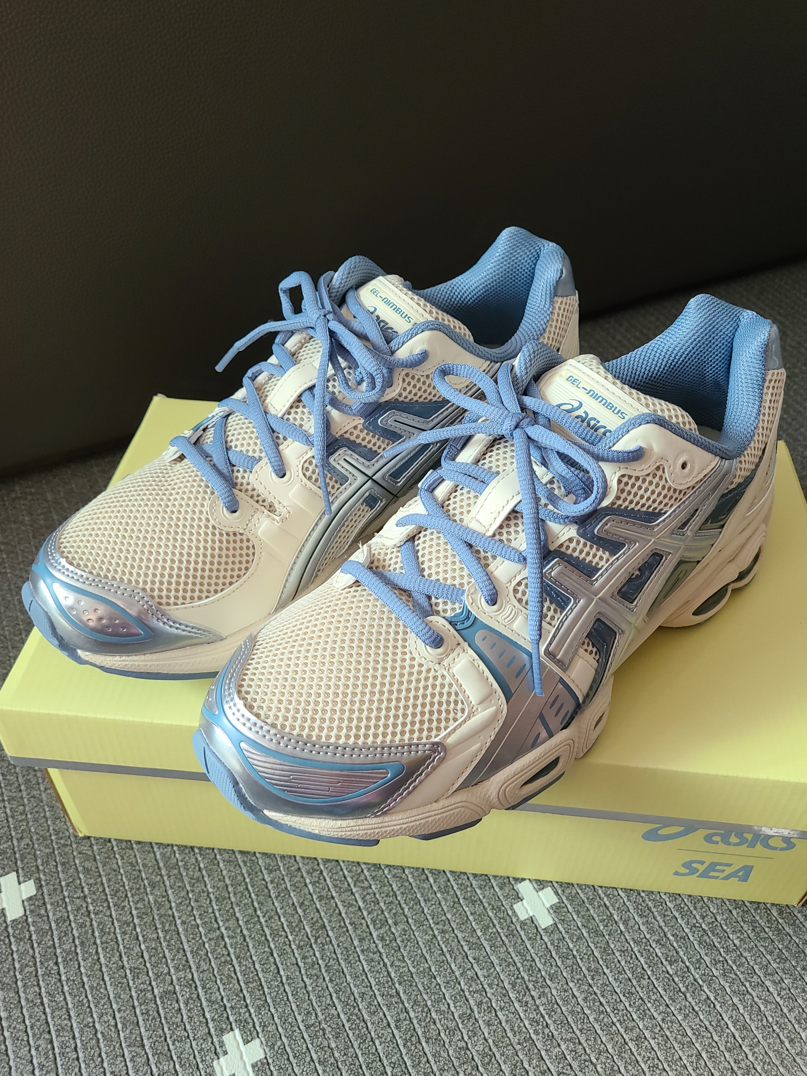 Asics x Wind and Sea Gel-Nimbus 9 Cream Pure Silver 착용 스타일 - 2