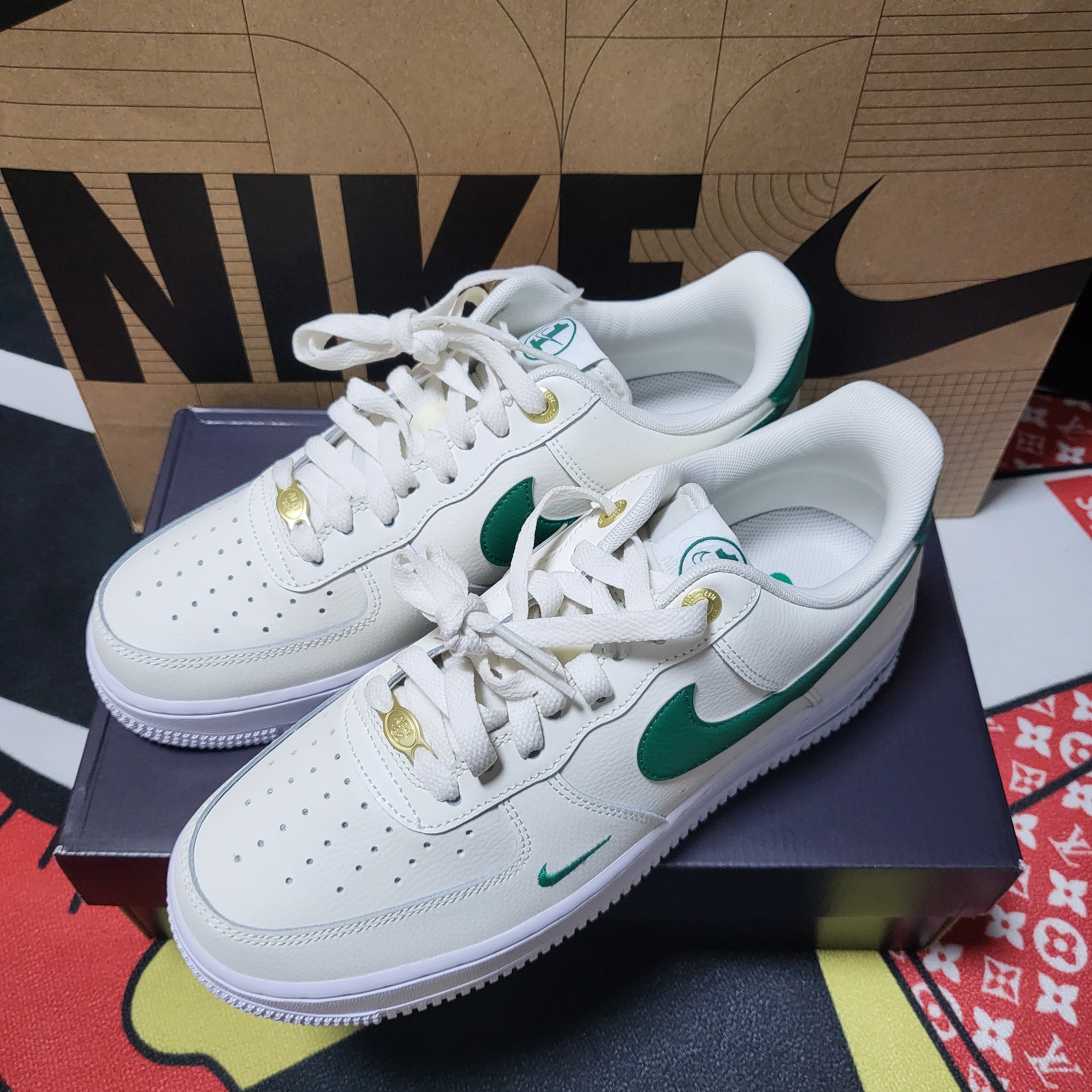 Nike Air Force 1 '07 LV8 40th Anniversary Join Forces Sail Malachite 착용 스타일 - 1