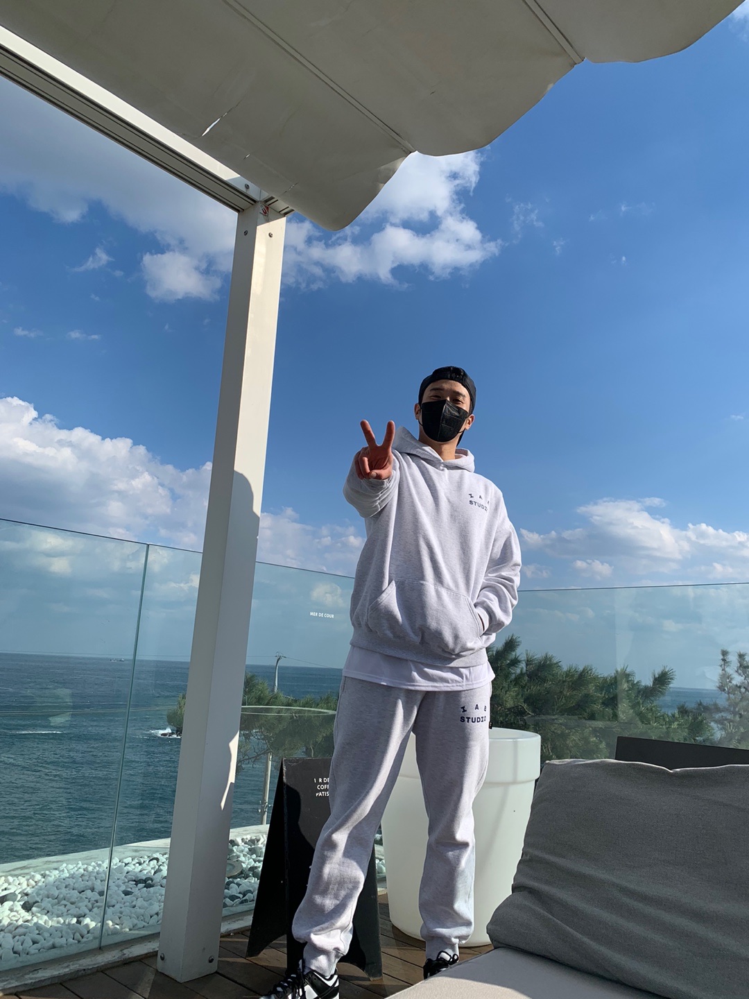 IAB Studio Hoodie Light Gray, IAB Studio Sweatpants Light Gray - 19FW 착용 스타일 - 1