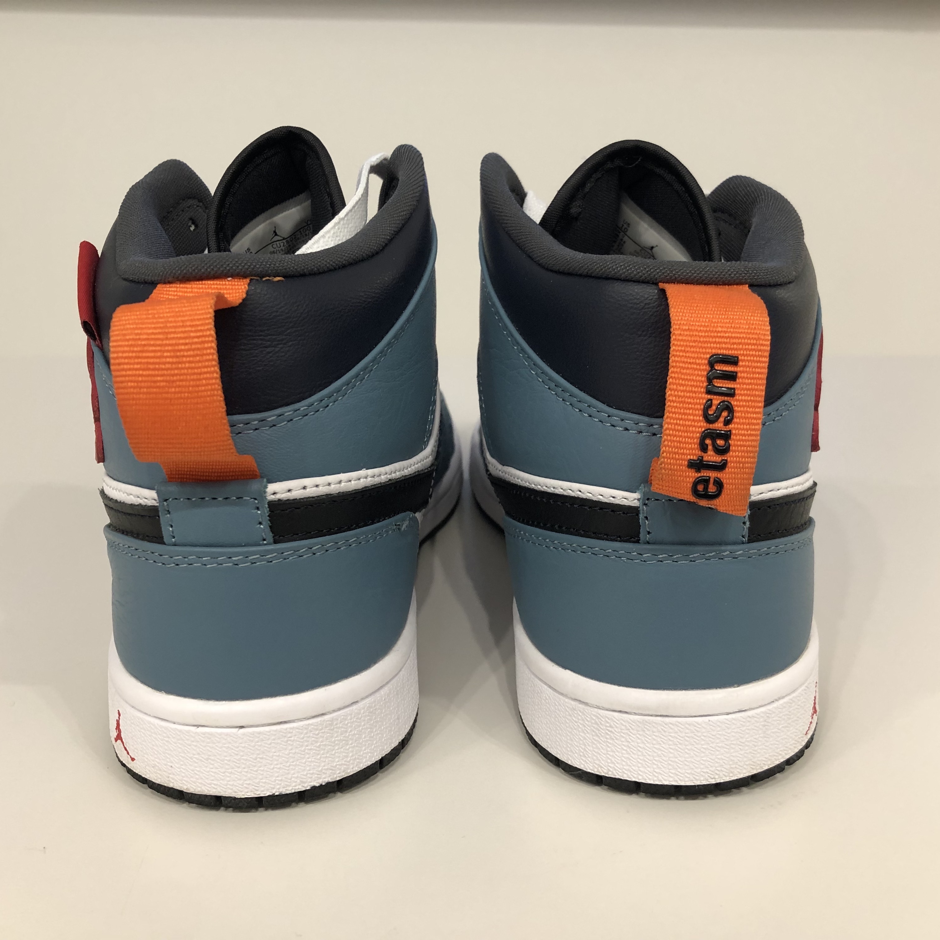 Jordan 1 x Facetasm Mid SE Fearless 착용 스타일 - 3