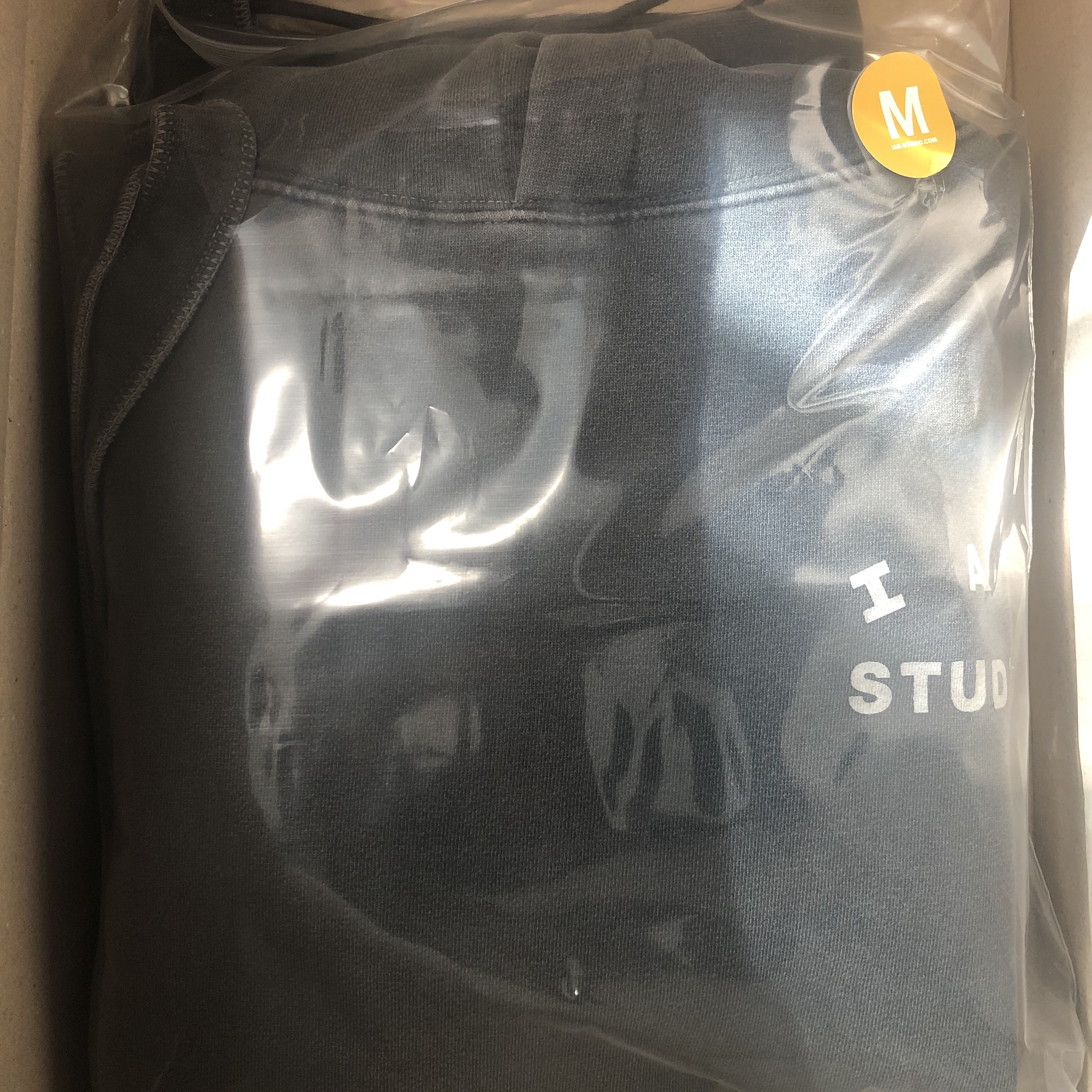 IAB Studio Pigment Hoodie & Sack Black 착용 스타일