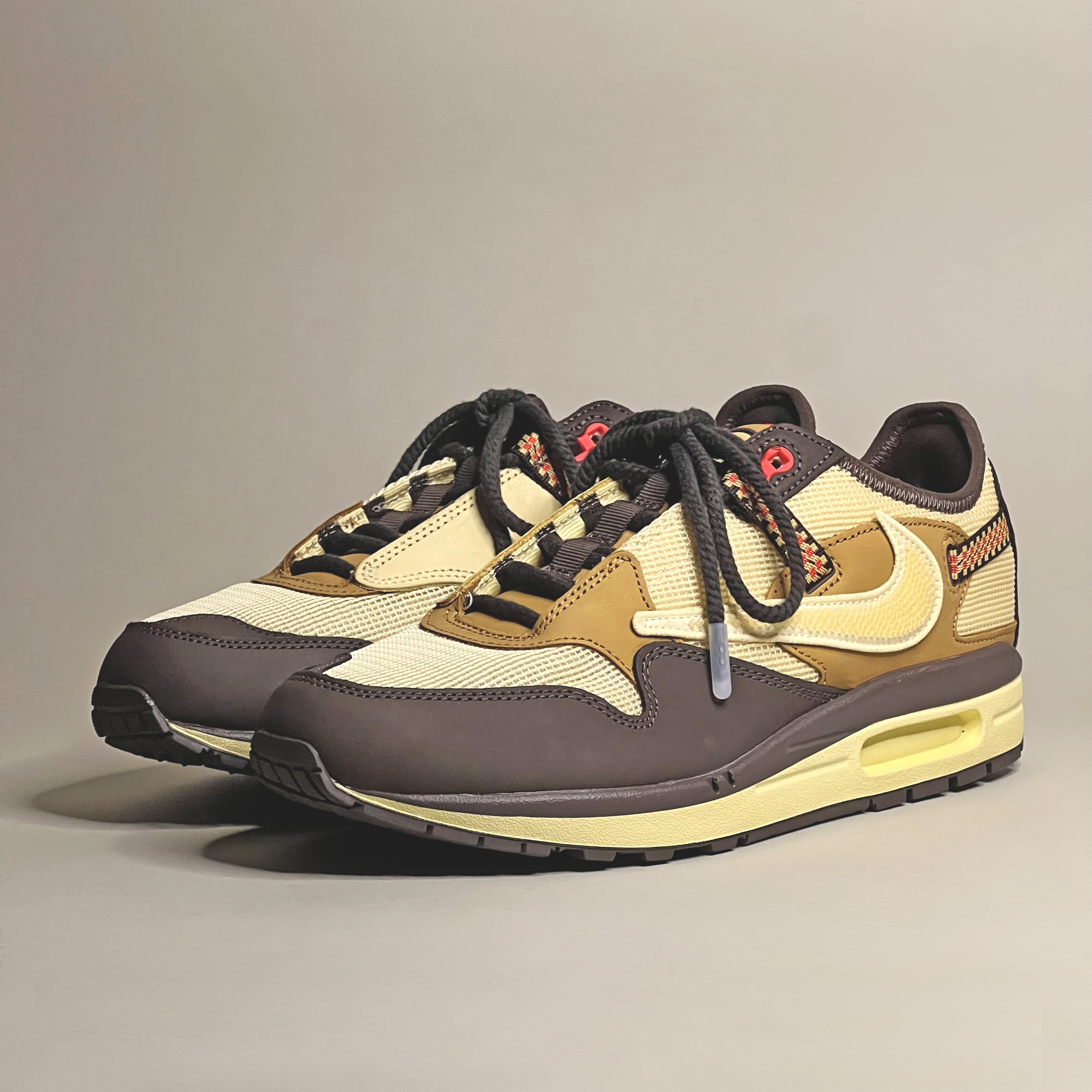Nike x Travis Scott Air Max 1 Cact.us Brown, (PS) Nike x Travis Scott Air Max 1 Cact.us Brown 착용 스타일 - 3