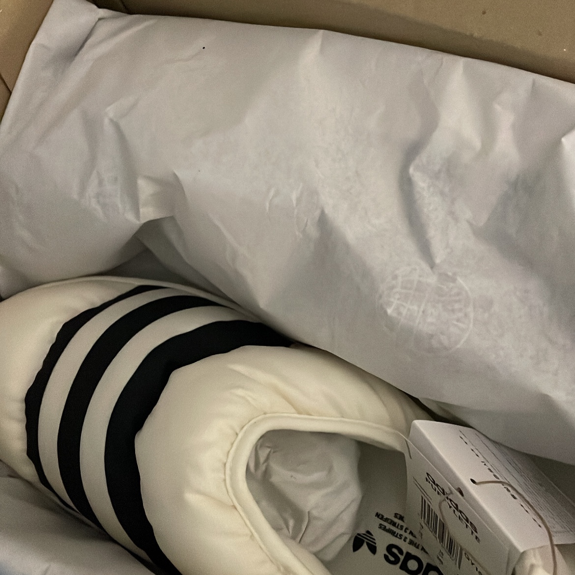 Adidas Puffylette Off White 착용 스타일 - 2