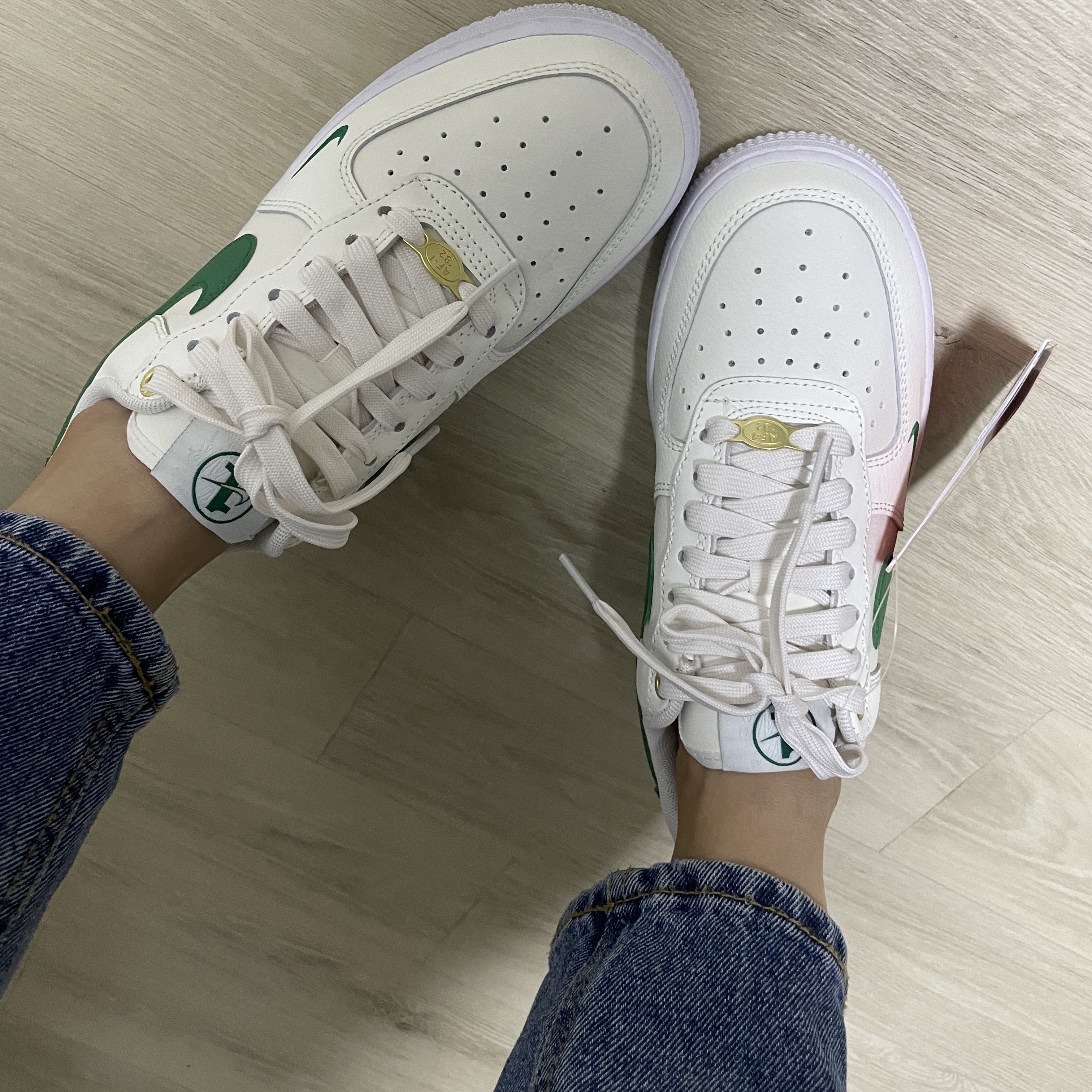 (W) Nike Air Force 1 '07 SE 40th Anniversary Join Forces Sail Malachite 착용 스타일 - 2