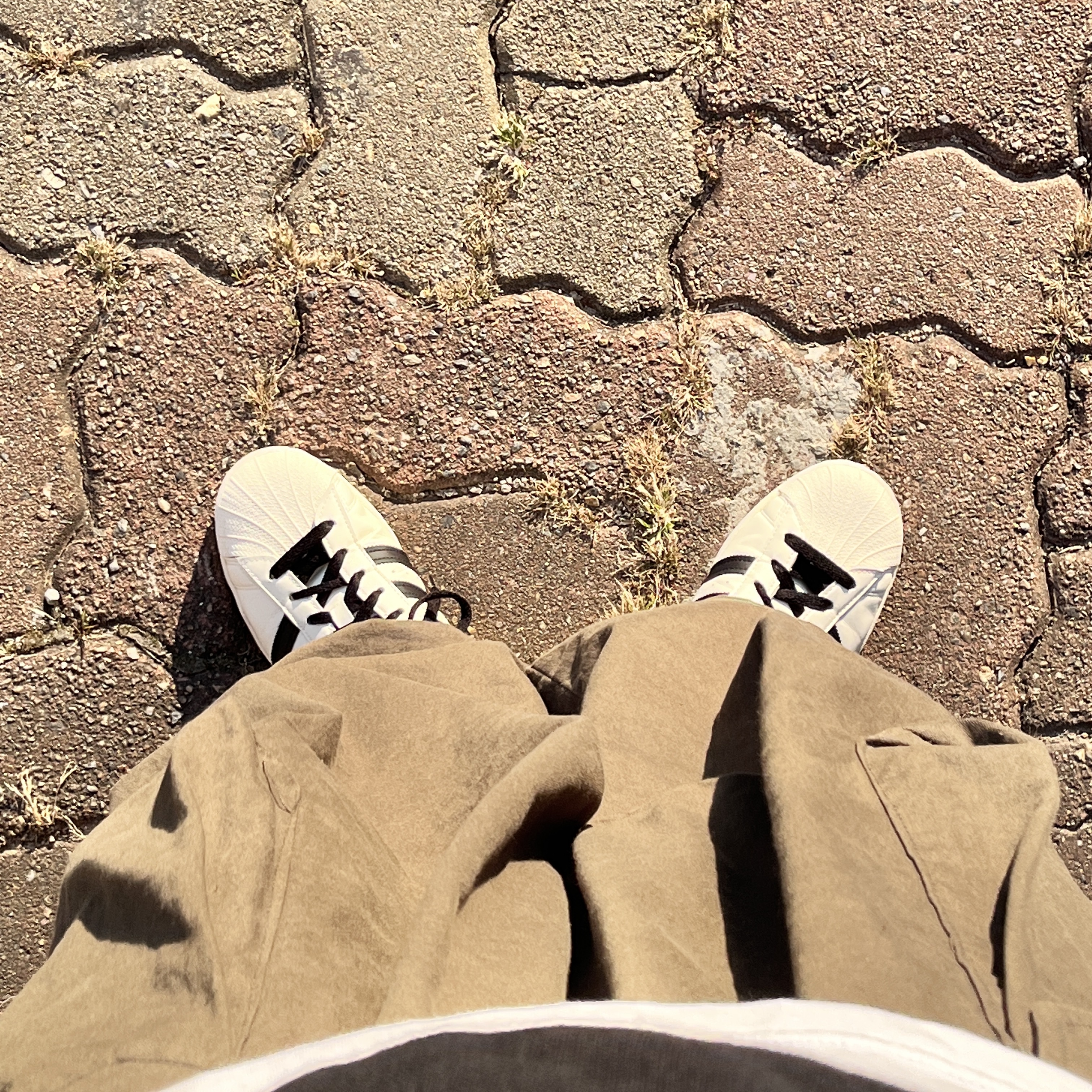 Adidas x Andre Saraiva Superstar Cream White Core Black 착용 스타일