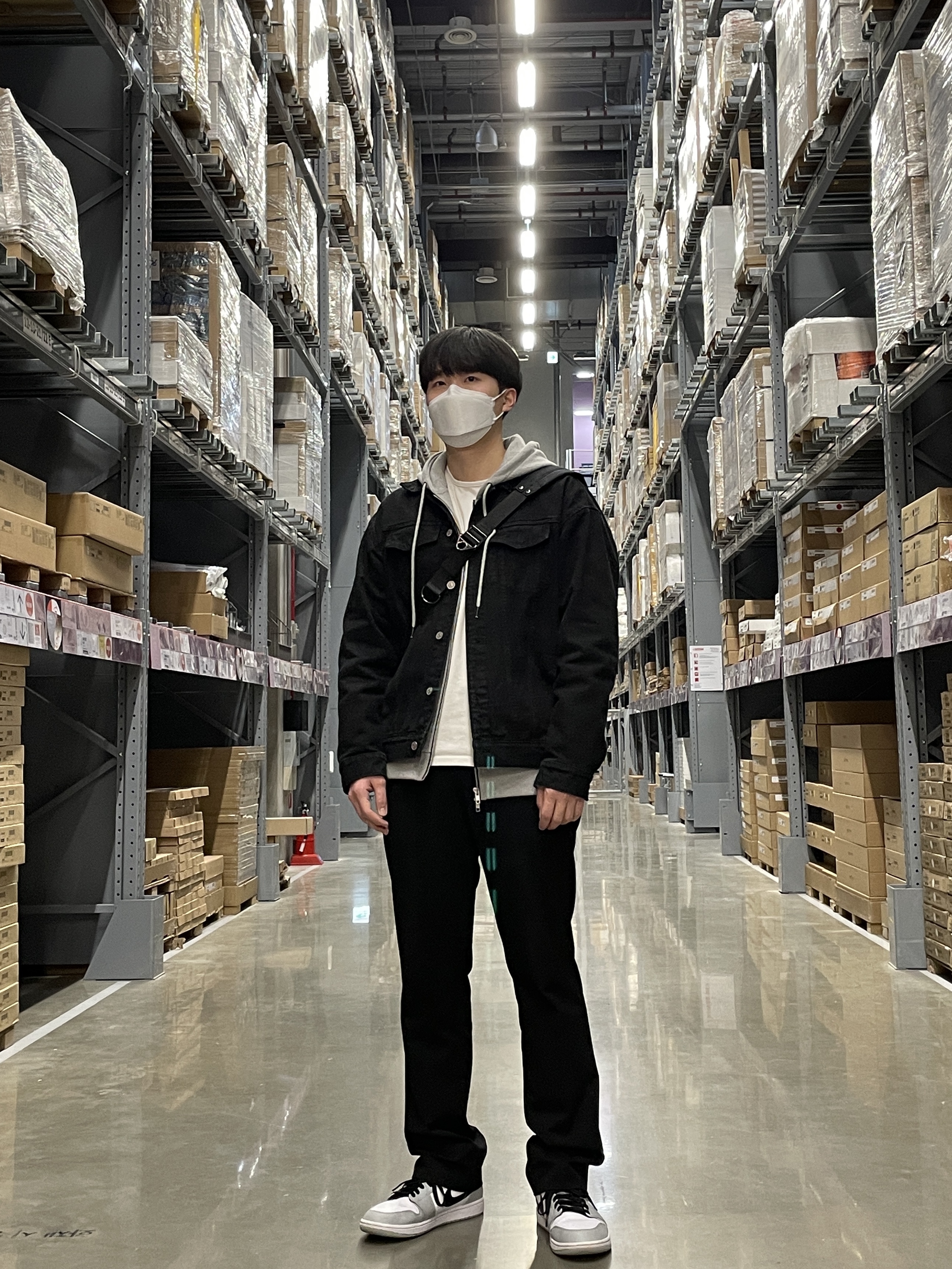 Jordan 1 Mid Light Smoke Grey 착용 스타일