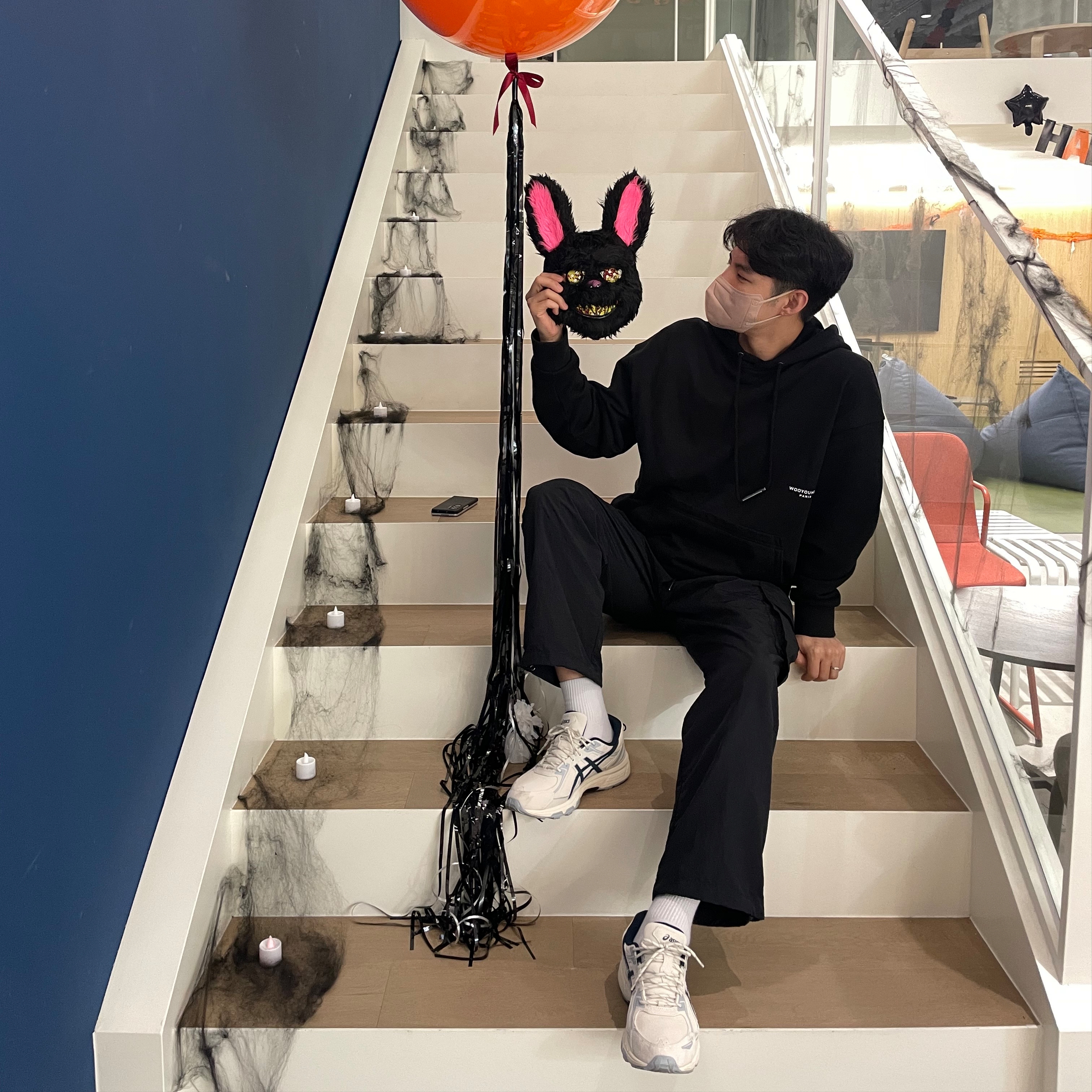 Asics Gel-Venture 6 SPS Birch French Blue, Wooyoungmi Flower Print Back Logo Hoodie Black - 22SS 착용 스타일 - 1