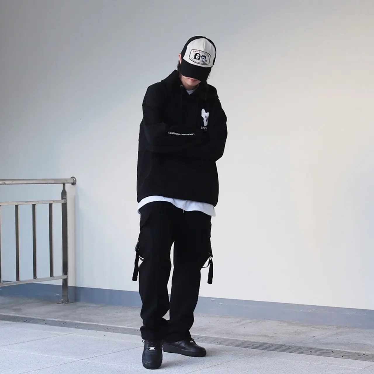 Nike Air Force 1 '07 Low Triple Black, (W) Nike Air Force 1 '07 Low Triple Black 착용 스타일 - 2