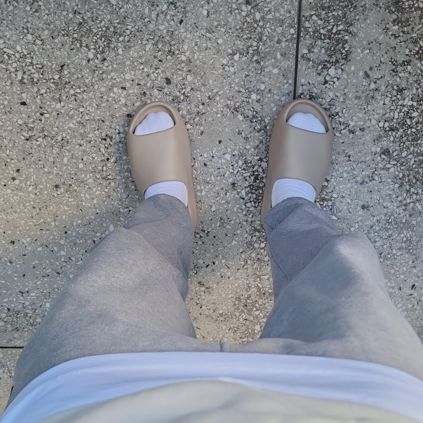 Adidas Yeezy Slide Pure - Re-Release Ver. 착용 스타일