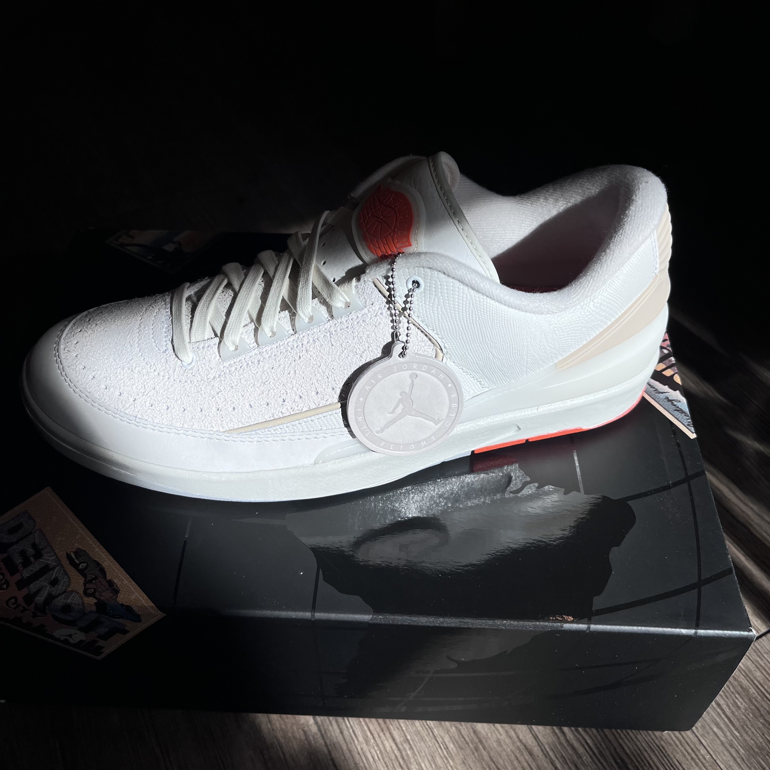 Jordan 2 x Shelflife Retro Low SP White Bright Mandarin 착용 스타일