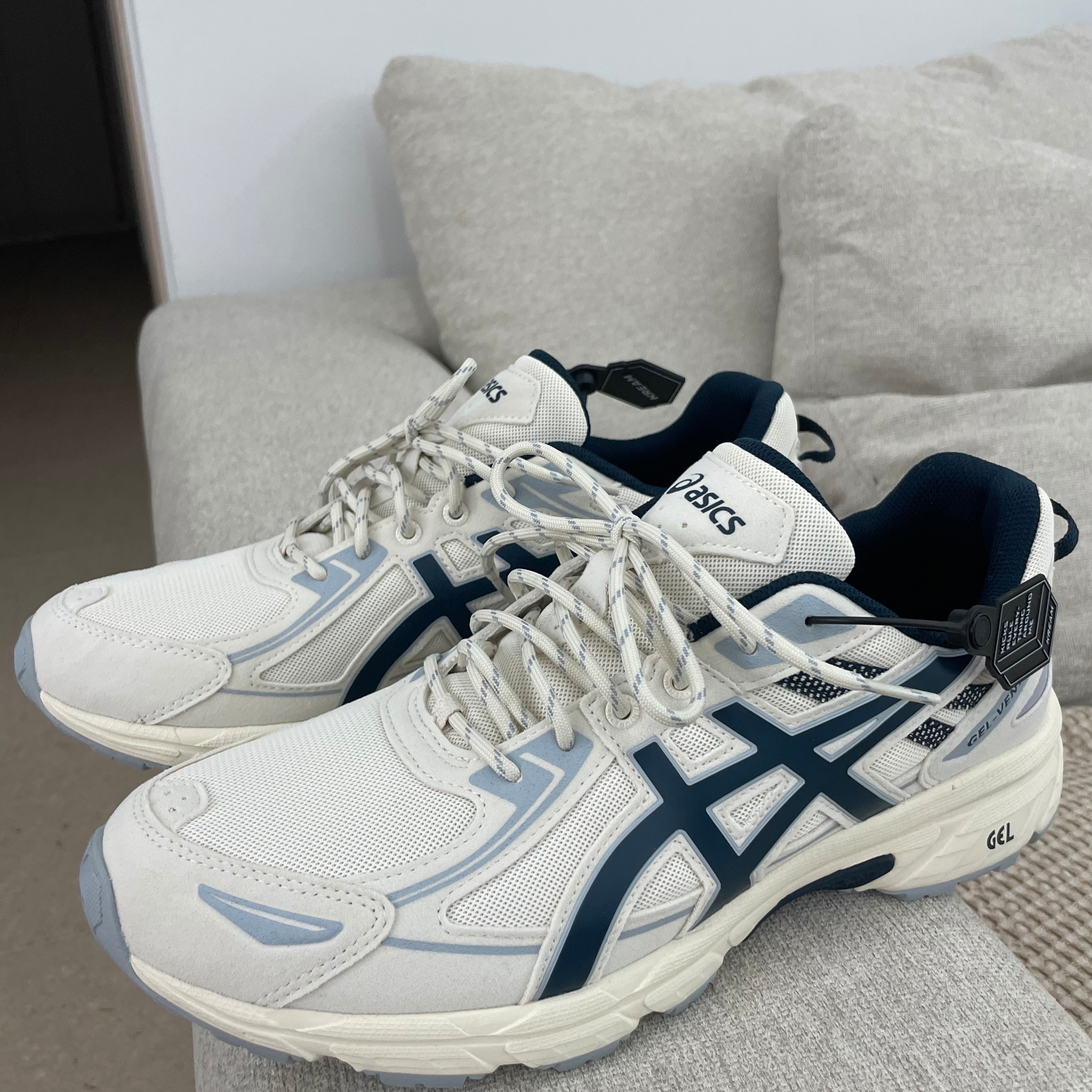 Asics Gel-Venture 6 SPS Birch French Blue 착용 스타일