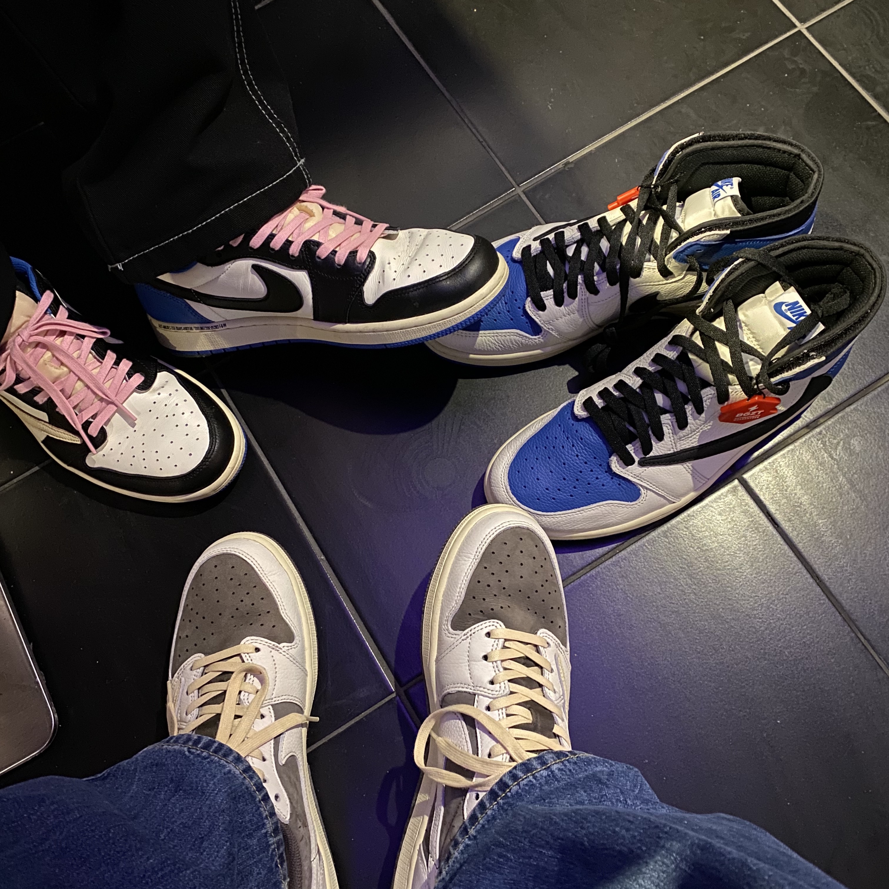 Jordan 1 x Travis Scott Retro Low OG SP Sail and Ridgerock, Jordan 1 x Travis Scott x Fragment Retro Low OG SP Military Blue 착용 스타일