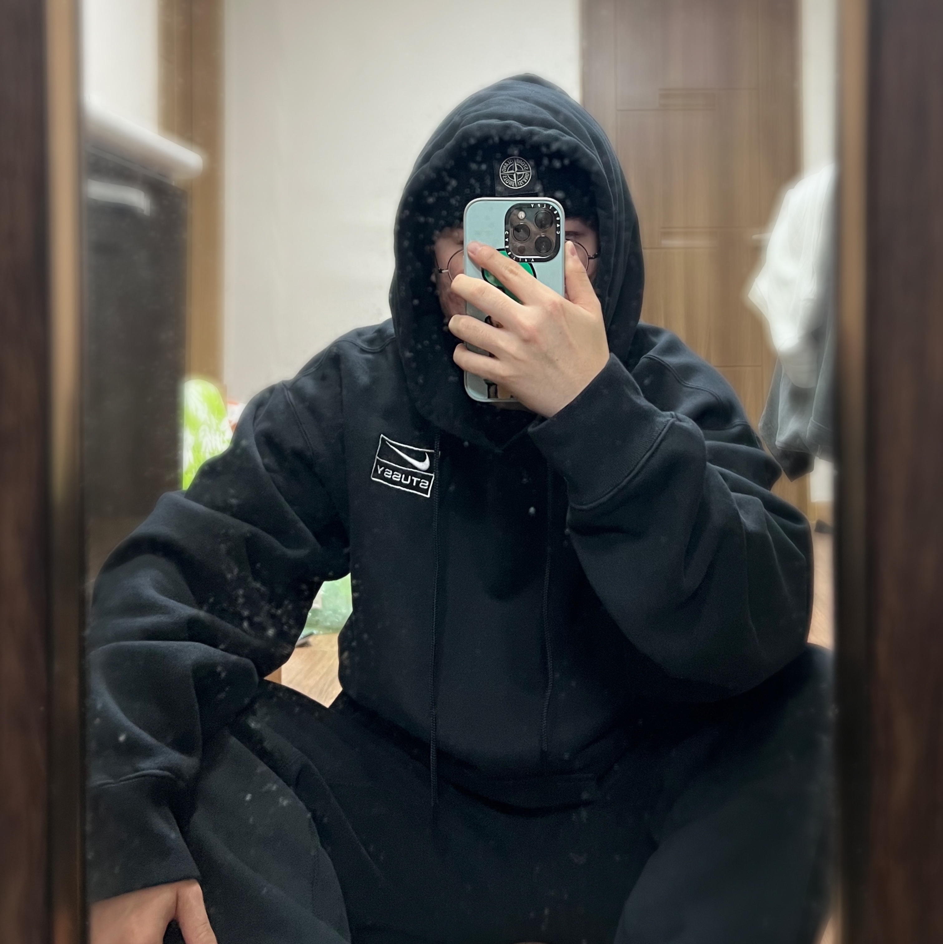 Nike x Stussy NRG RA Washed Pullover Hoodie Black (DN4028-010), Nike x Stussy NRG RA Washed Fleece Pants Black (DN4030-010) 착용 스타일