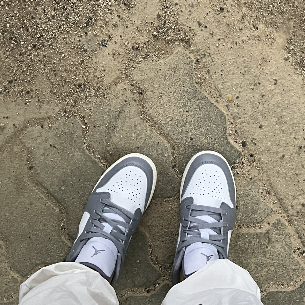 (GS) Jordan 1 Low Stealth and White 착용 스타일