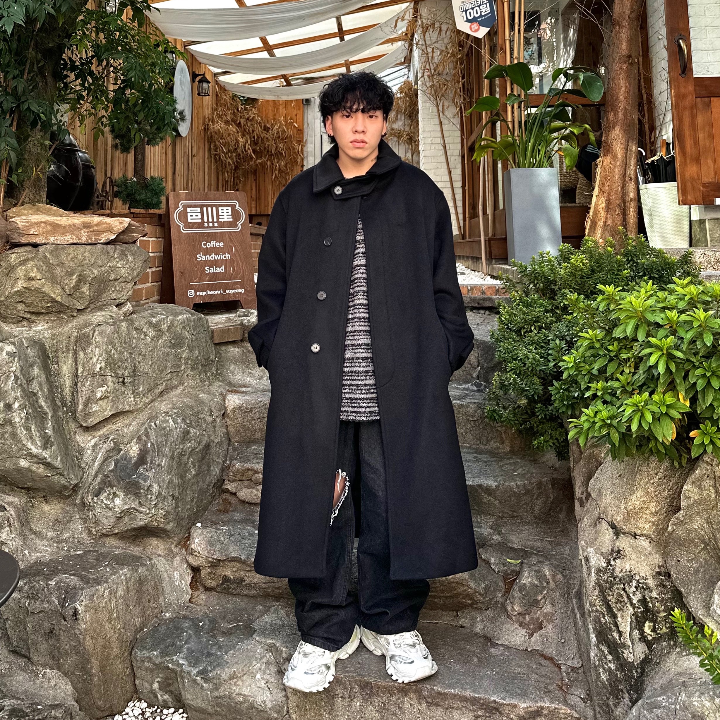 Balenciaga Track.2 Sneakers White 착용 스타일 - 1