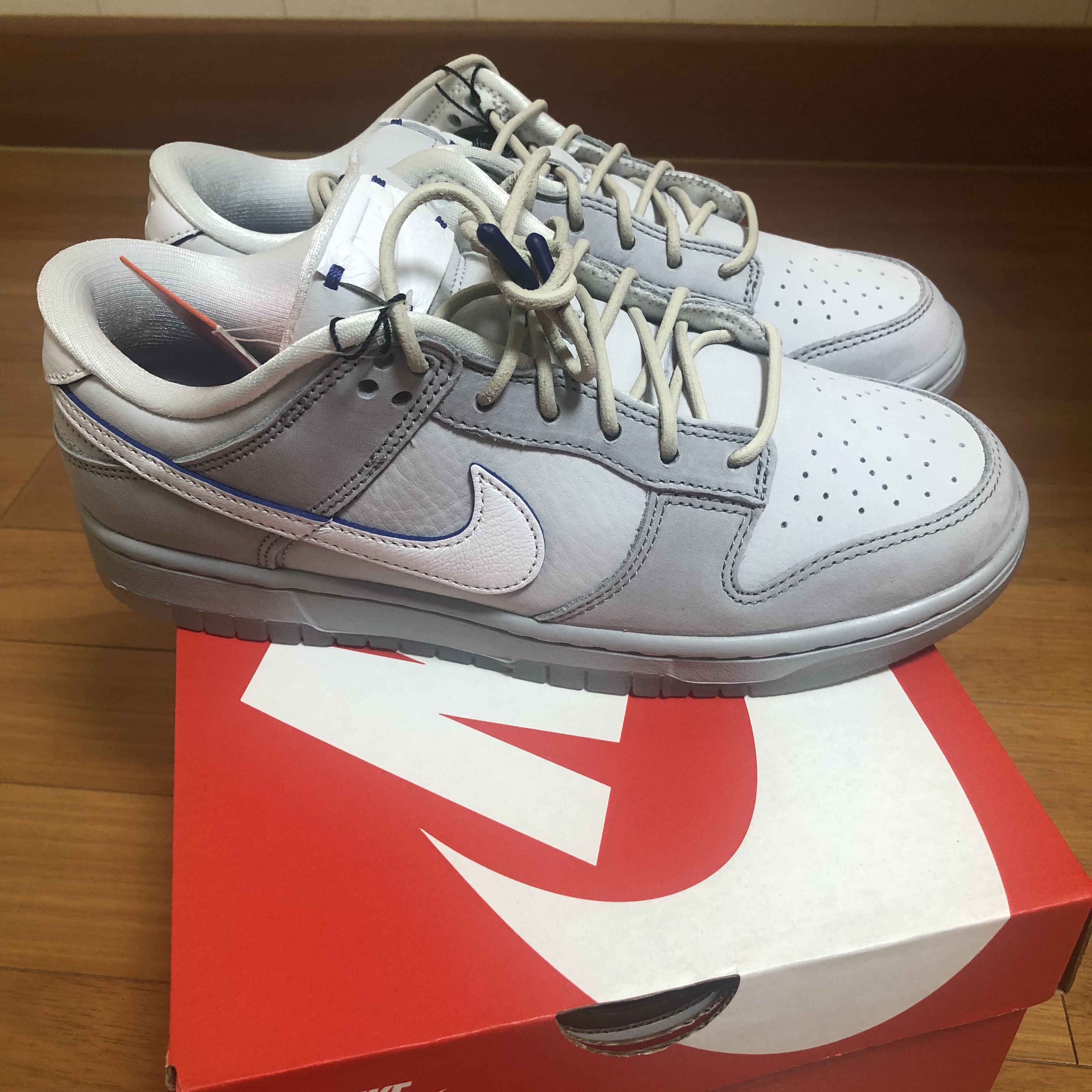 Nike Dunk Low Wolf Grey and Pure Platinum 착용 스타일
