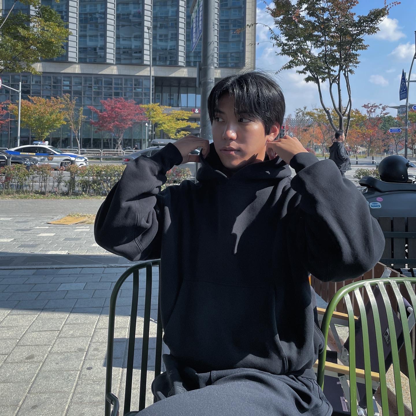 Yeezy Gap Hoodie Black, Adidas Yeezy QNTM Onyx 착용 스타일 - 2
