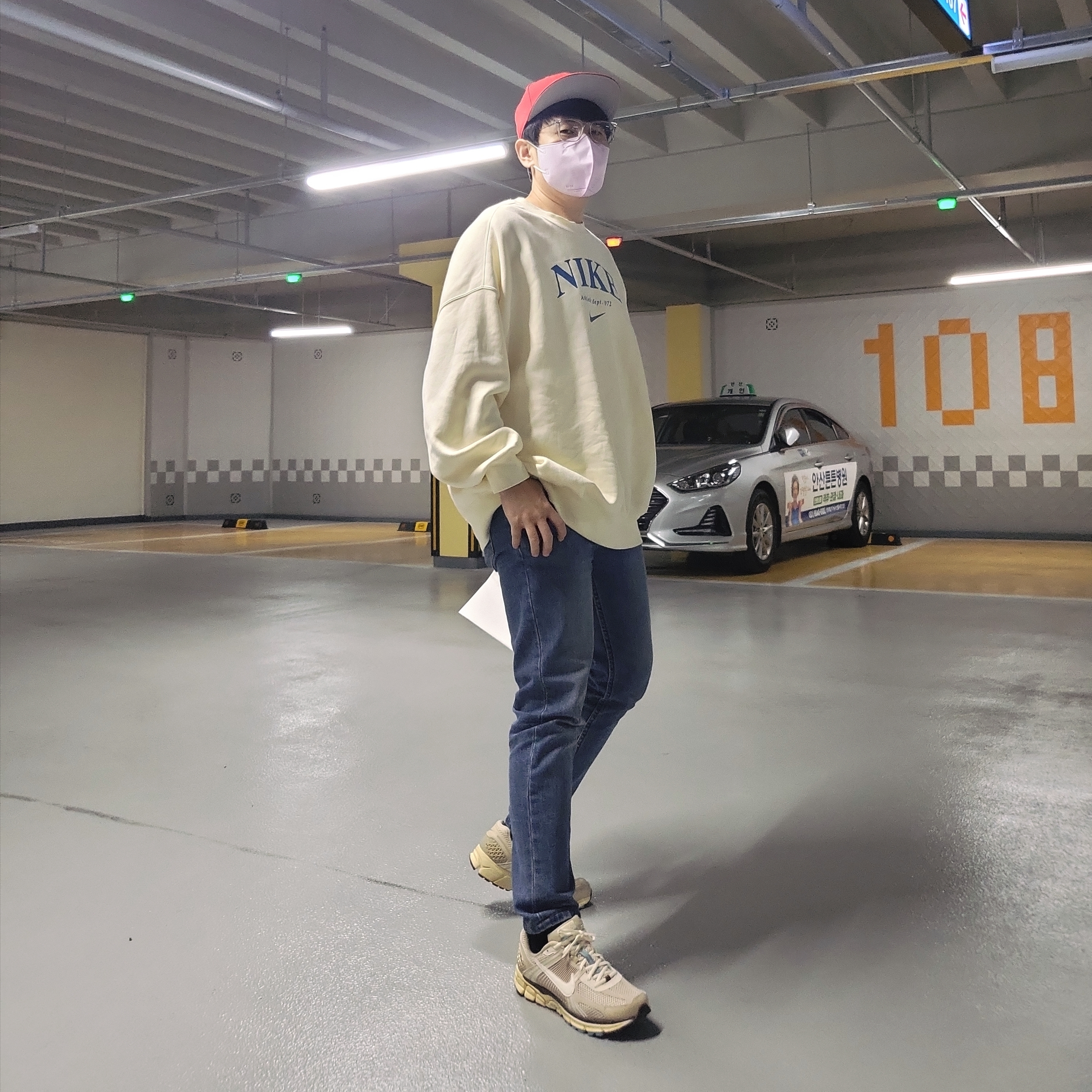 (W) Nike Zoom Vomero 5 Oatmeal 착용 스타일 - 1