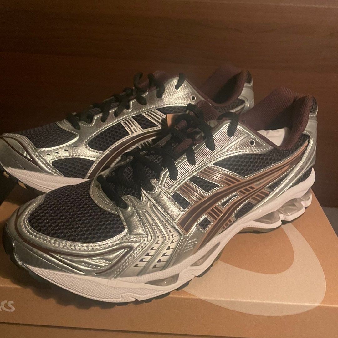 Asics Gel-Kayano 14 Black Coffee 착용 스타일