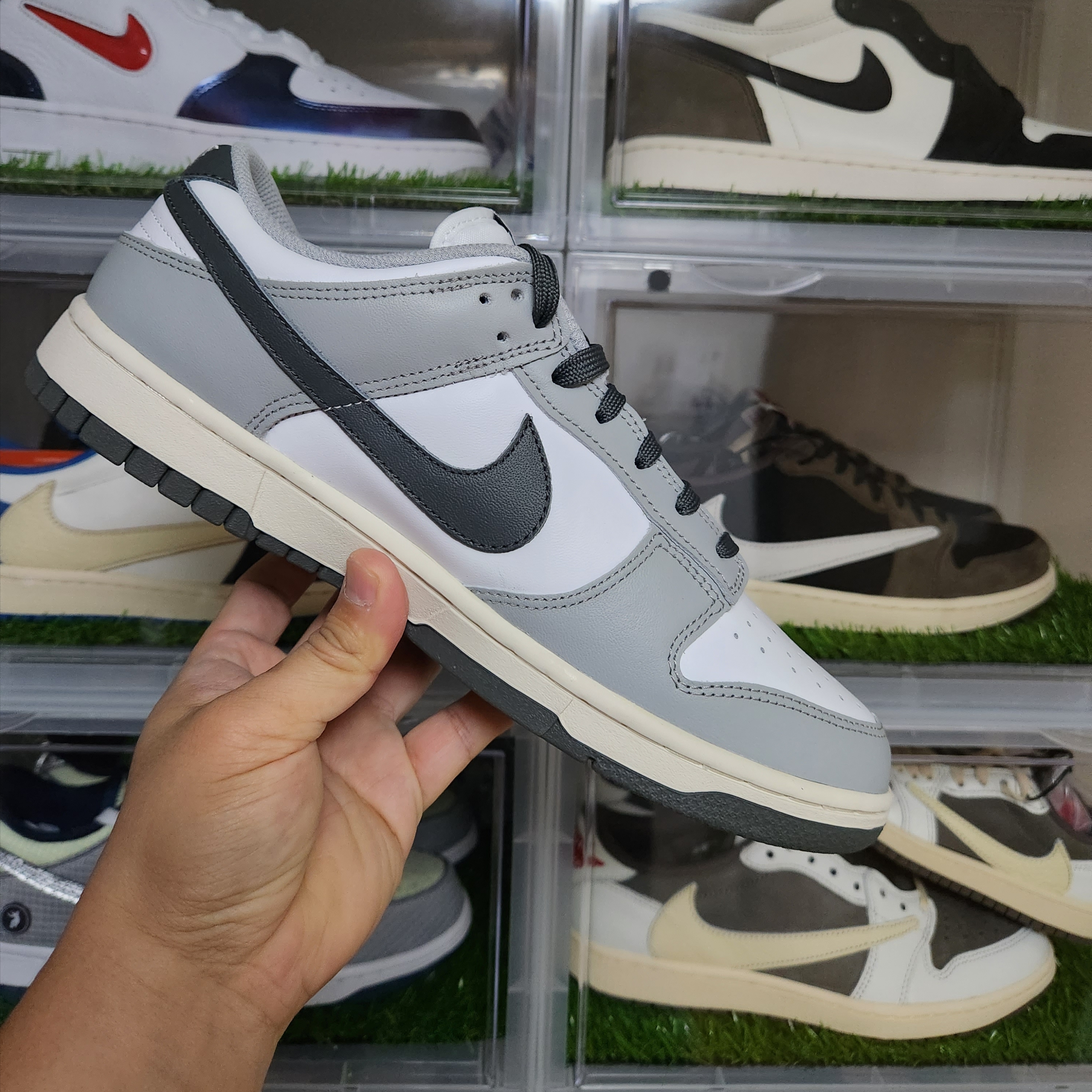 (W) Nike Dunk Low Light Smoke Grey 착용 스타일 - 1