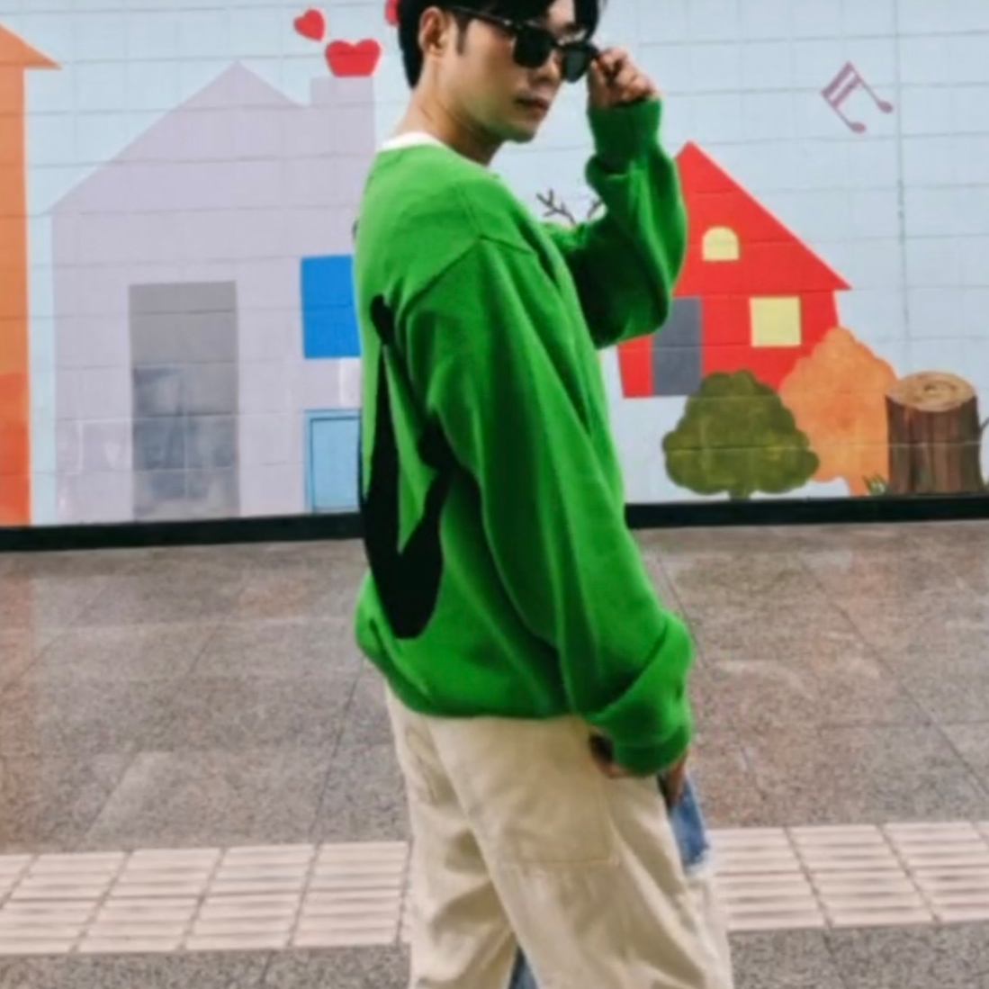 Nike x Ambush Dunk High Black, Stussy Bent Crown Sweater Lime 착용 스타일 - 2