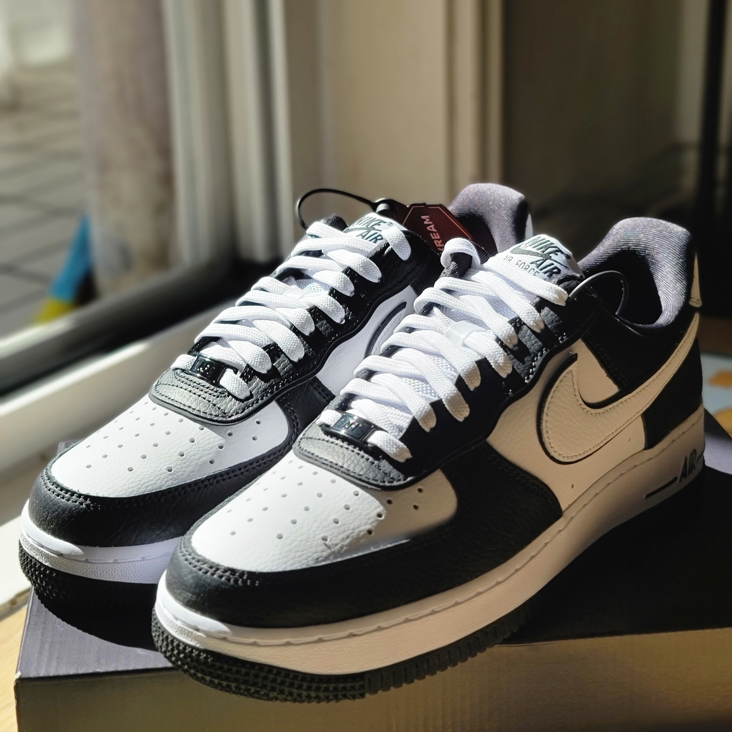 Nike Air Force 1 '07 LV8 White Black 착용 스타일 - 3