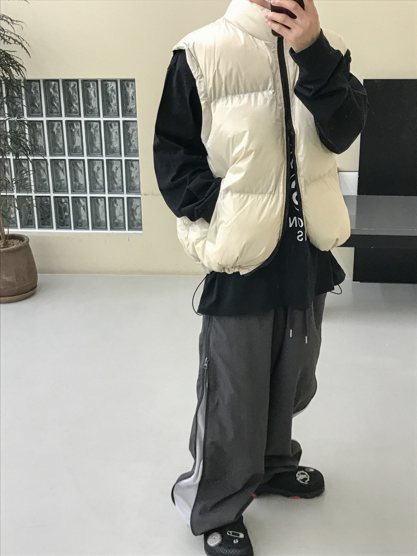 Crocs x Staple Classic All Terrain Clog Black, Stussy World Tour LS T-Shirt Black 착용 스타일