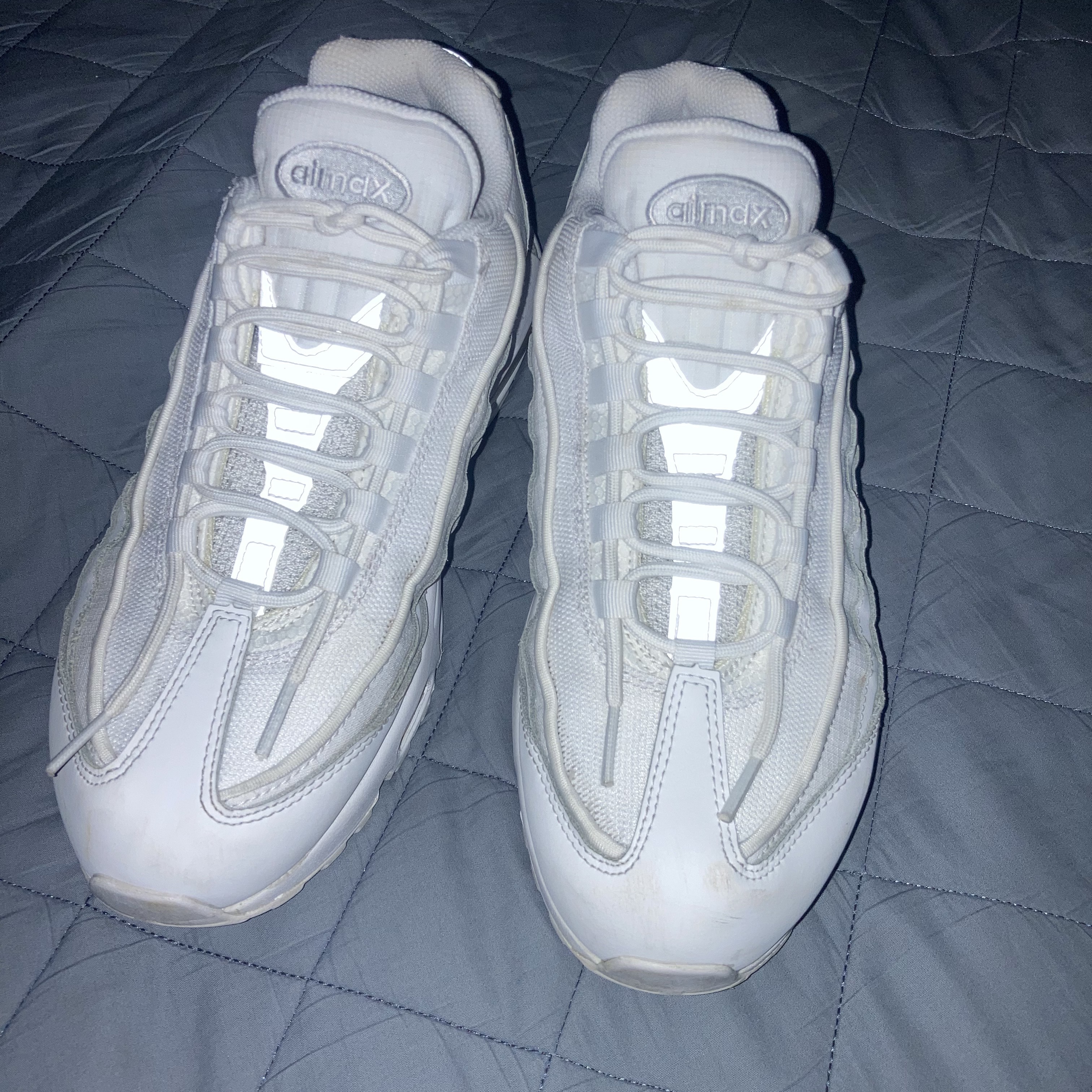 Nike Air Max 95 Essential Triple White 착용 스타일 - 1