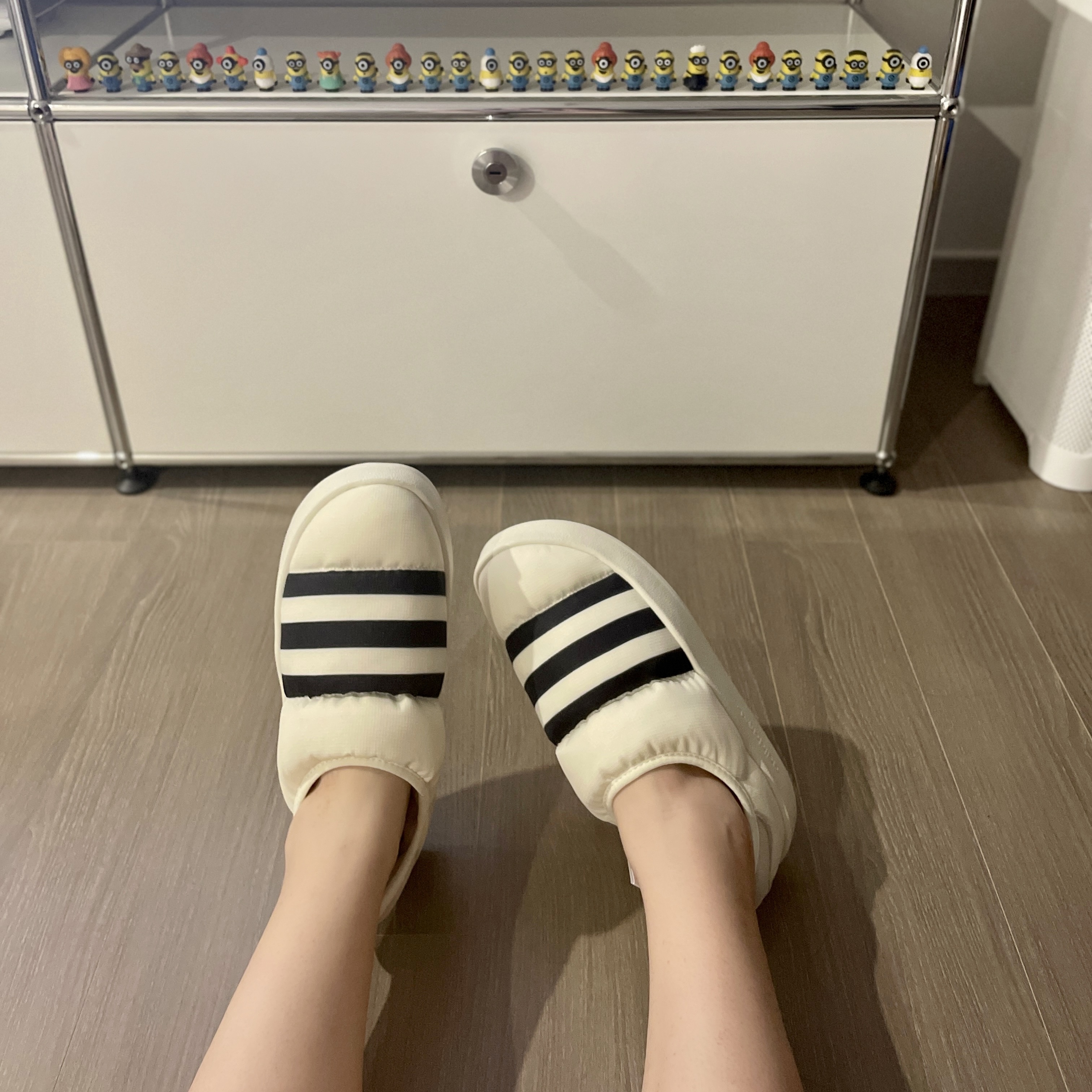 Adidas Puffylette Off White 착용 스타일