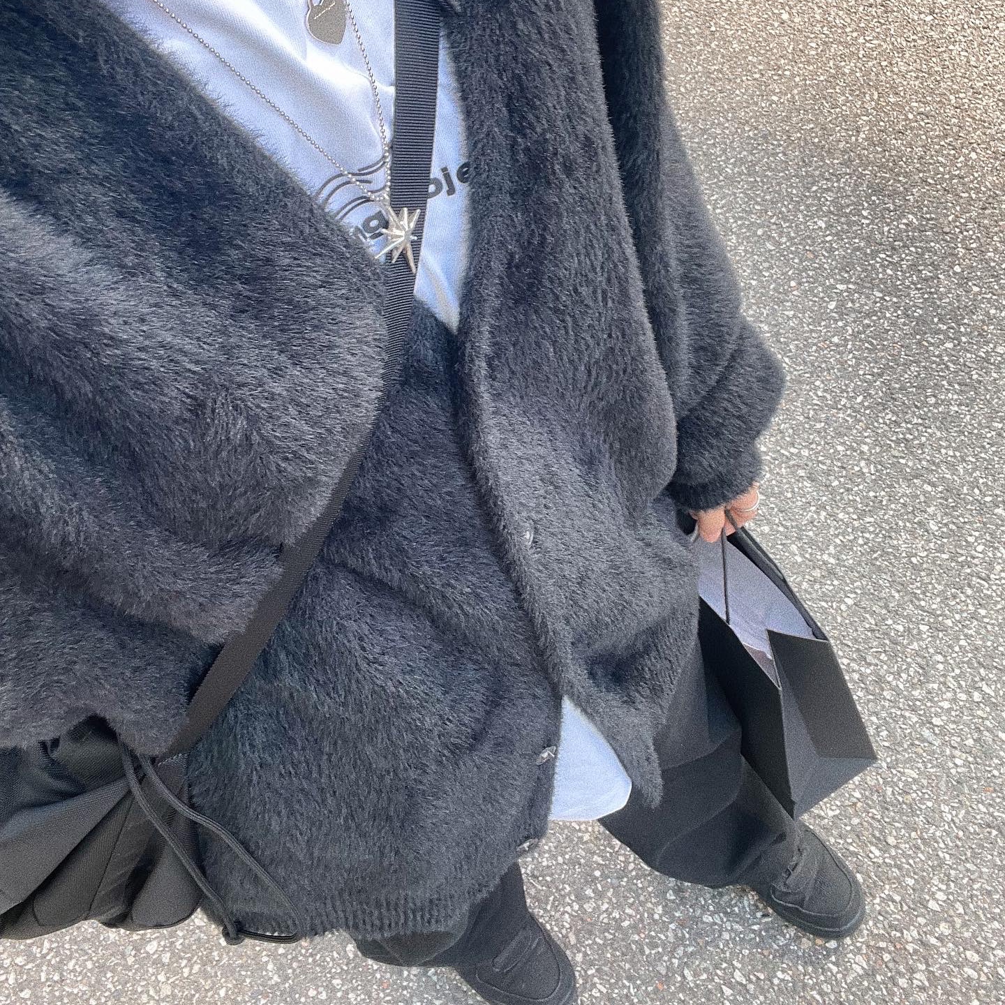 Stussy Shaggy Cardigan Black, Nike x Stussy Air Force 1 Low Triple Black 착용 스타일 - 1