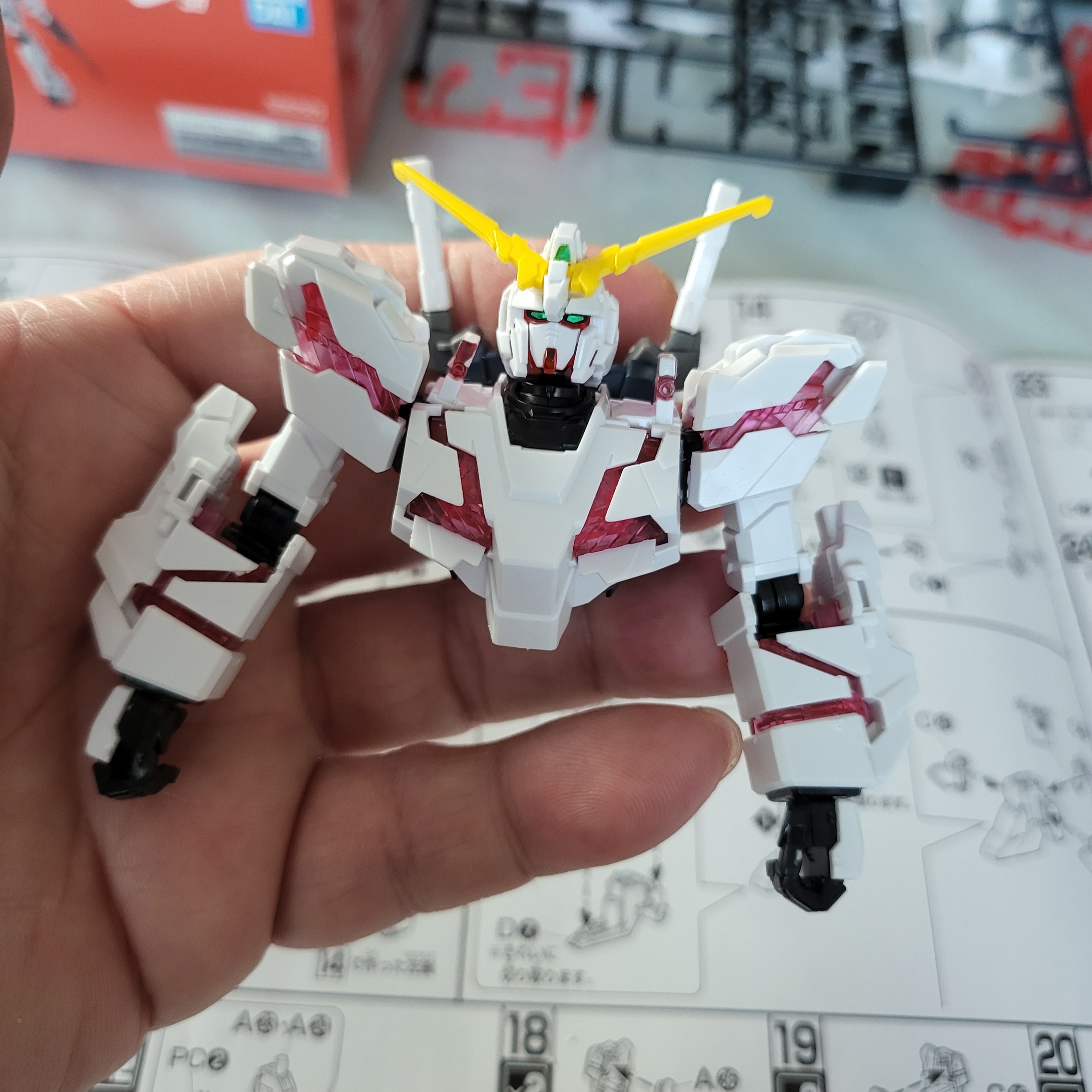 Bandai x Nike SB HG Unicorn Gundam & HG Unicorn 02 Banshee Set (Destroy Mode) 착용 스타일 - 1