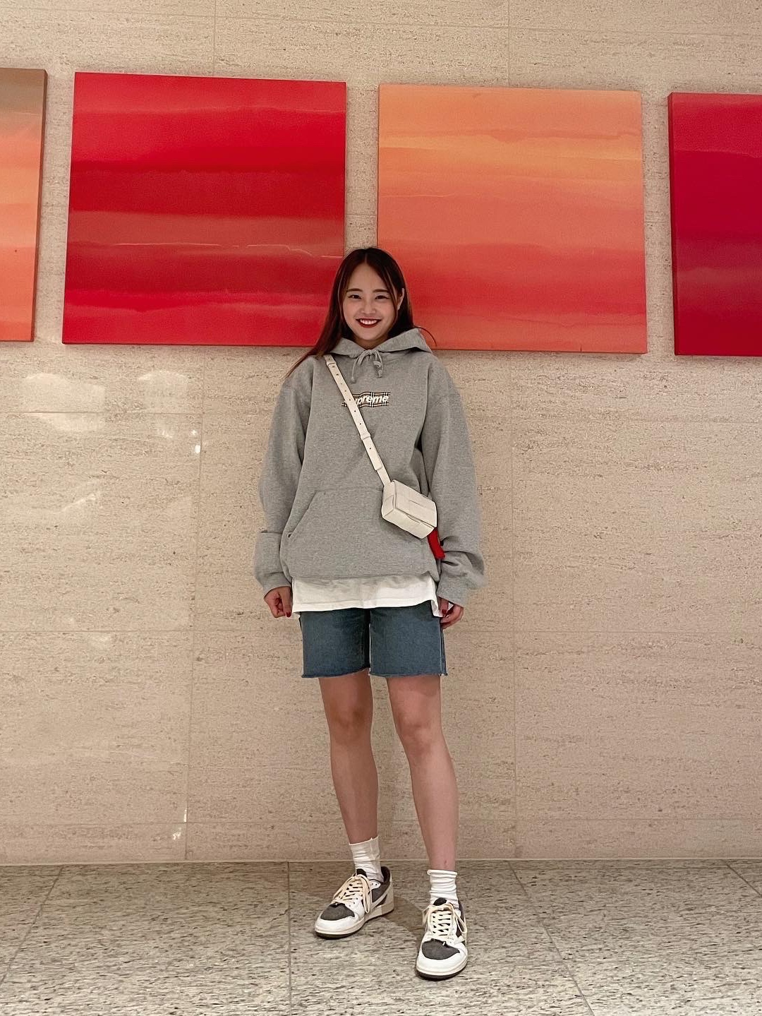 Supreme x Burberry Box Logo Hooded Sweatshirt Heather Grey - 22SS, Bottega Veneta Mini Leather Cassette White 착용 스타일 - 1
