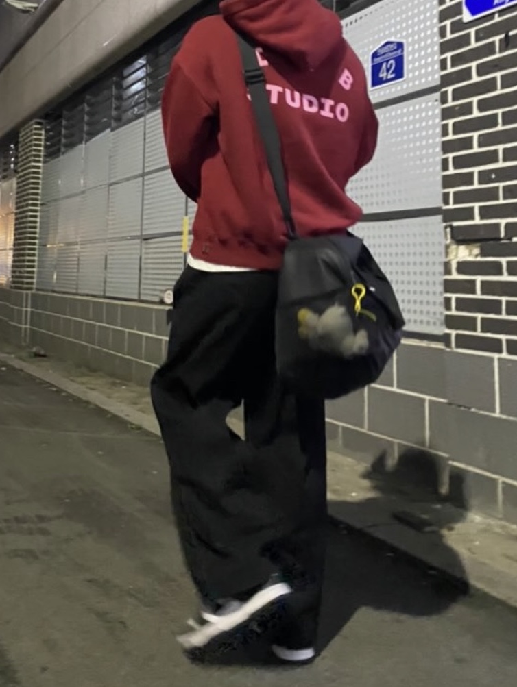 IAB Studio Hoodie Raspberry, Nike Dunk Low Retro Black 착용 스타일 - 1