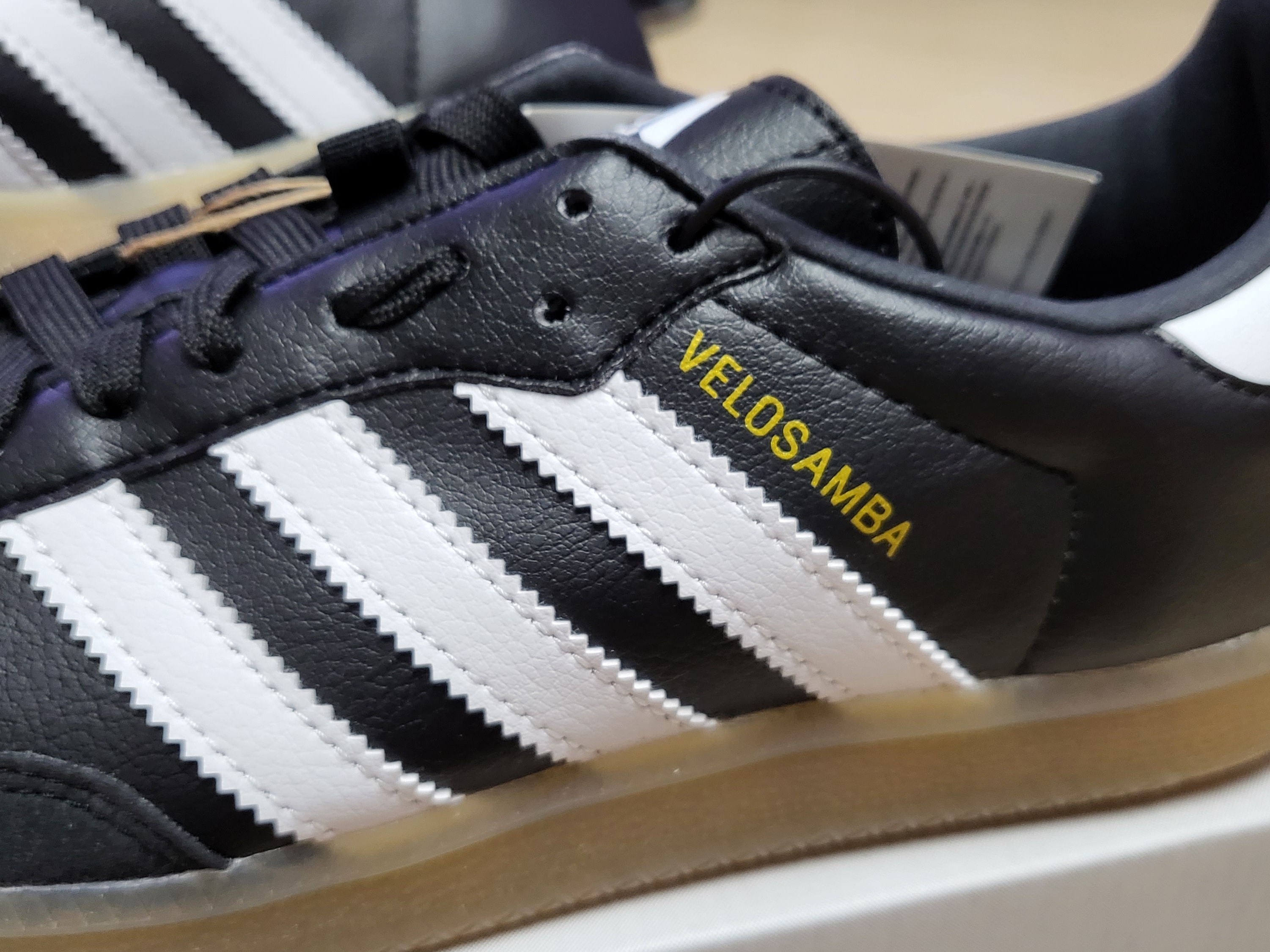 Adidas Velosamba Vegan Cycling Core Black 착용 스타일 - 3