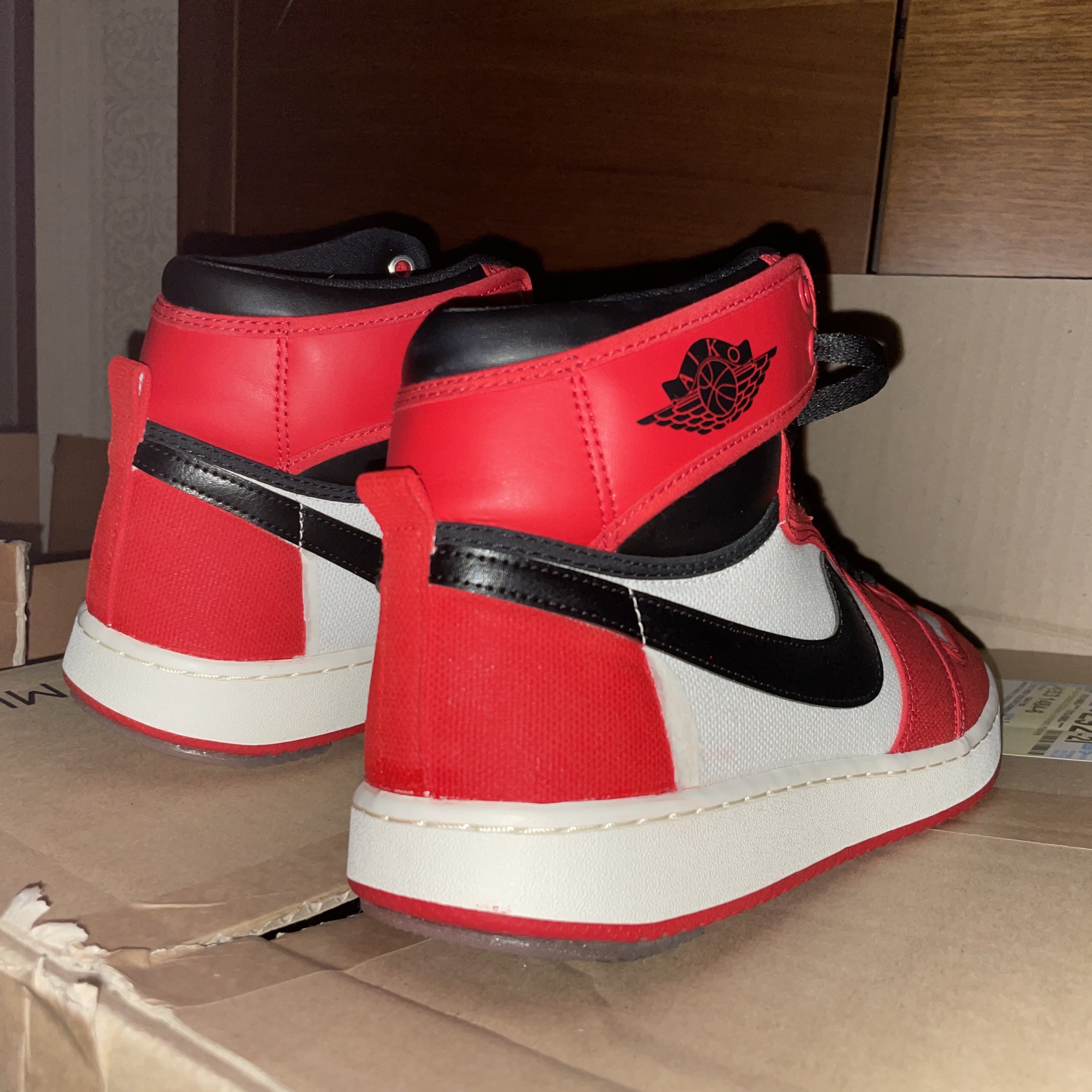 Jordan 1 KO Chicago 2021, Jordan 1 Retro High OG University Blue 착용 스타일 - 1