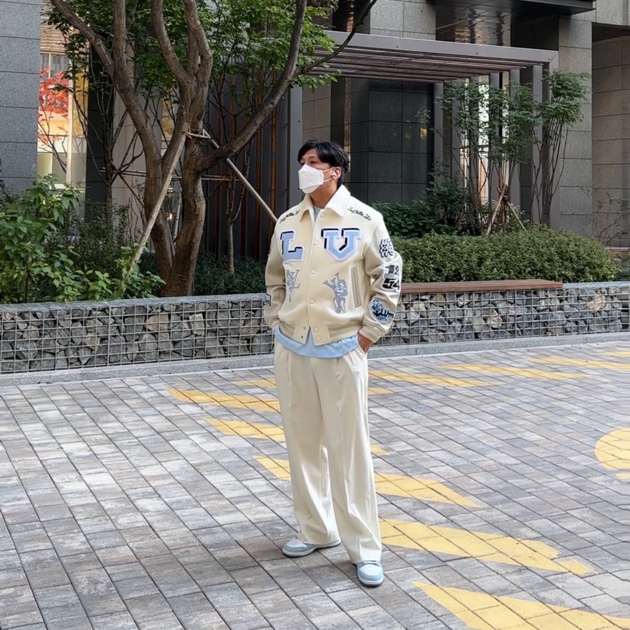Louis Vuitton Multi Patch Mixed Leather Varsity Blouson Milky White, Nike x Sean Cliver SB Dunk Low Holiday Special 착용 스타일