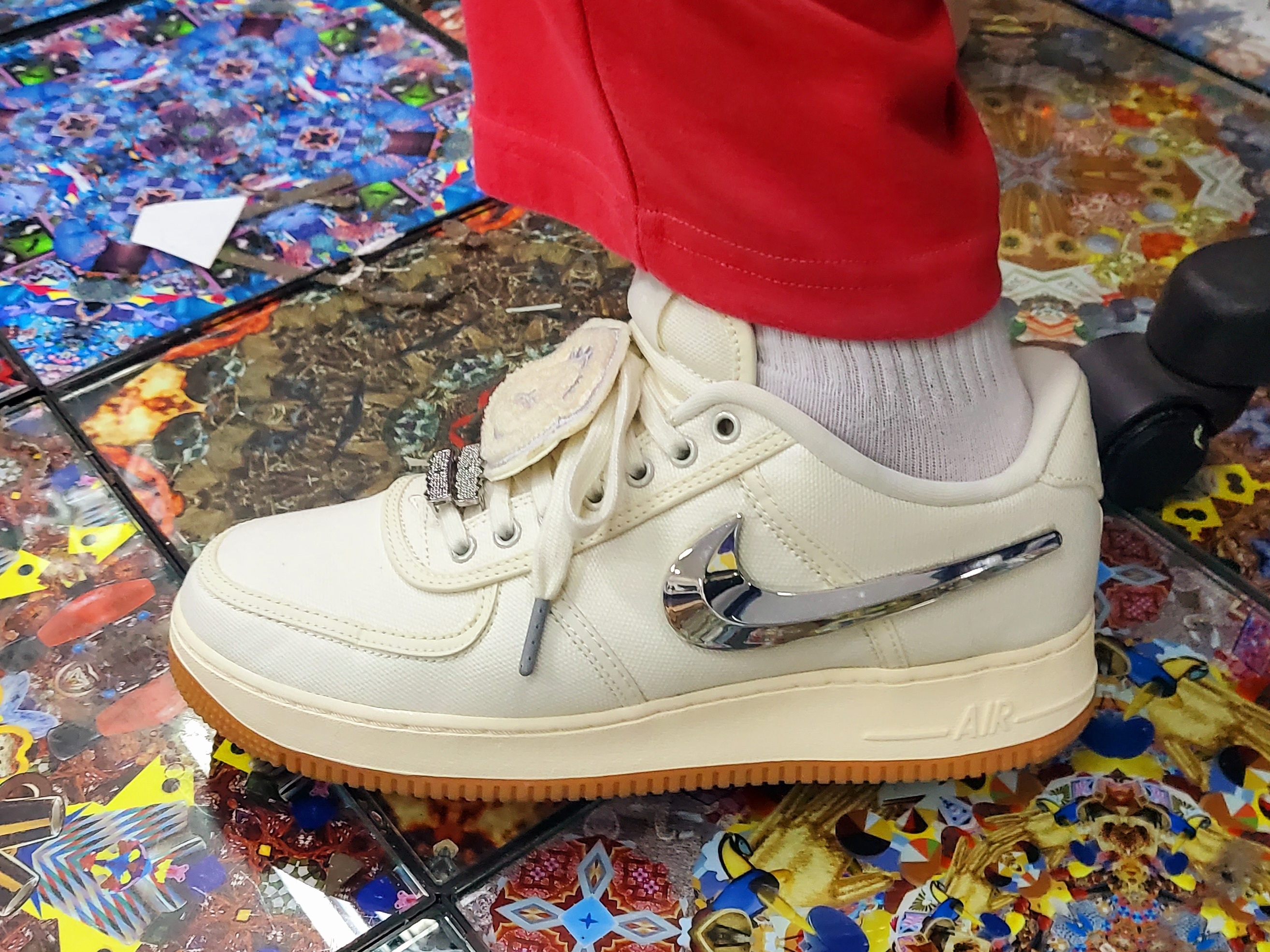 Nike x Travis Scott Air Force 1 Low Sail 착용 스타일 - 1
