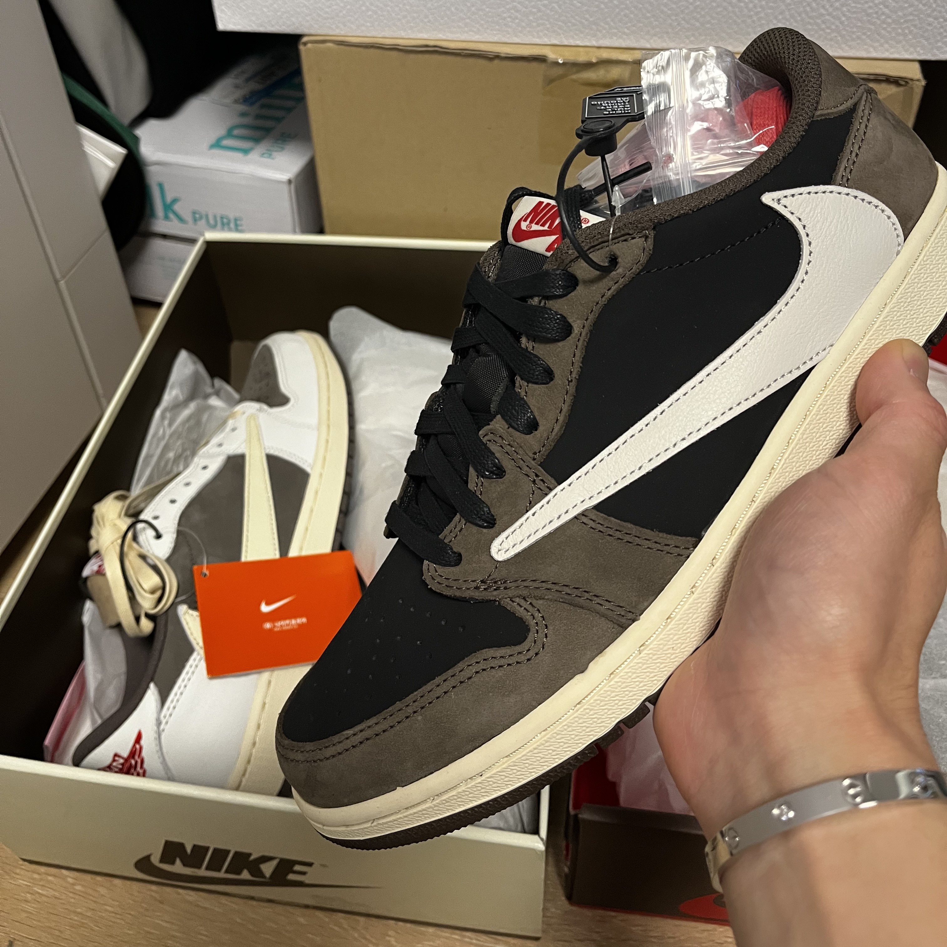Jordan 1 x Travis Scott Retro Low OG SP Mocha, Jordan 1 x Travis Scott Retro Low OG SP Sail and Ridgerock 착용 스타일