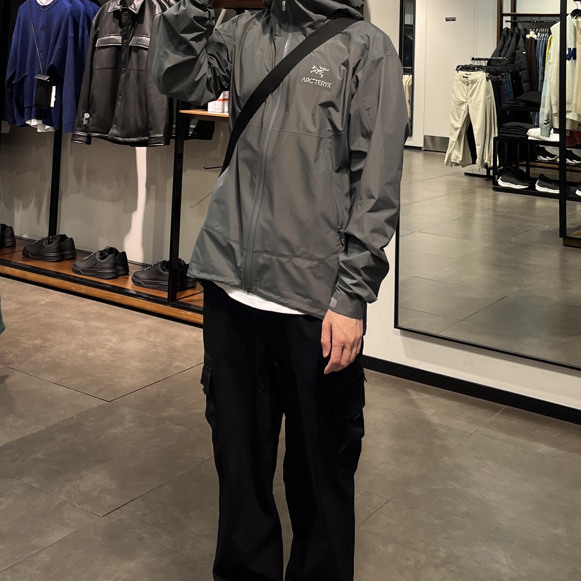 Arc'teryx Zeta SL Jacket Microchip 착용 스타일