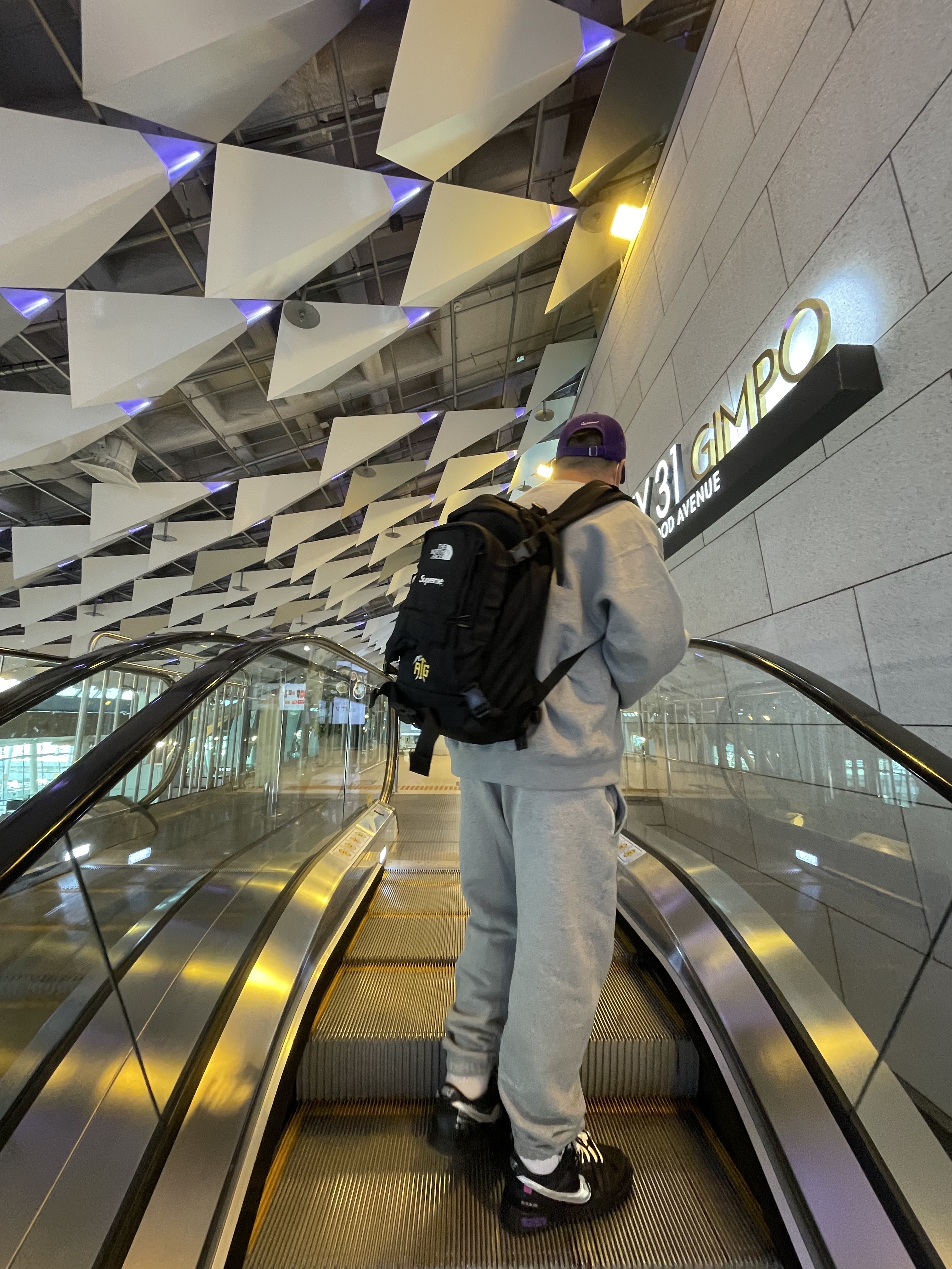 Supreme x The North Face RTG Backpack Black - 20SS, Nike x Off-White Dunk Low The 50 - Lot 50 착용 스타일