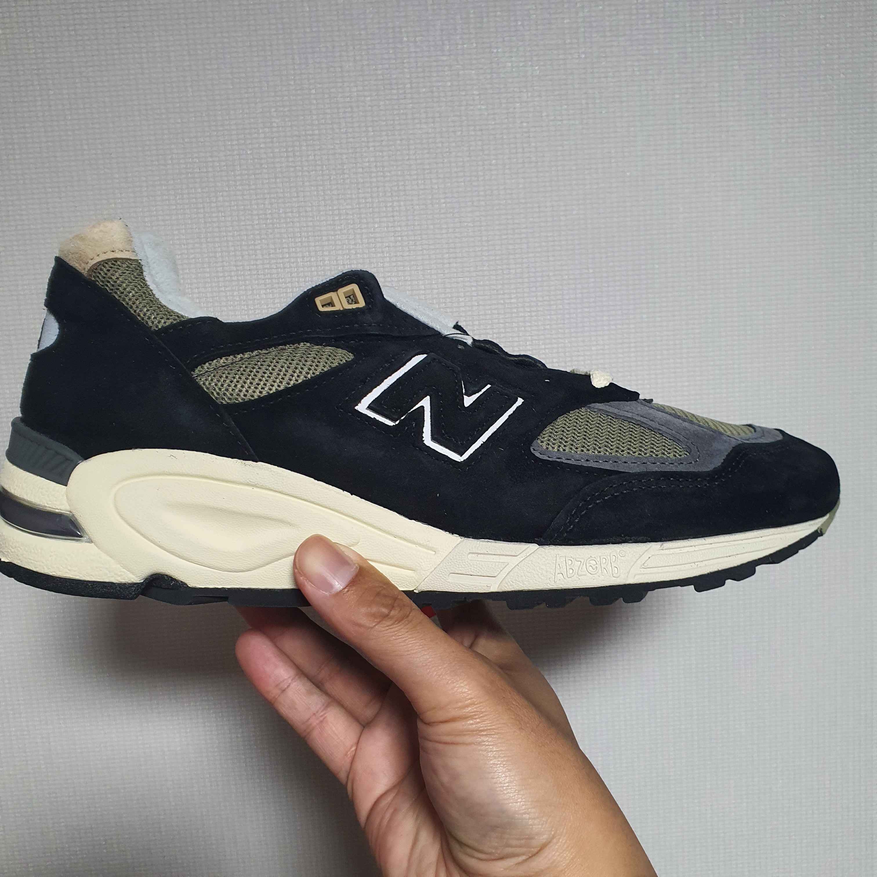 New Balance 990v2 Made in USA Black True camo 착용 스타일 - 2