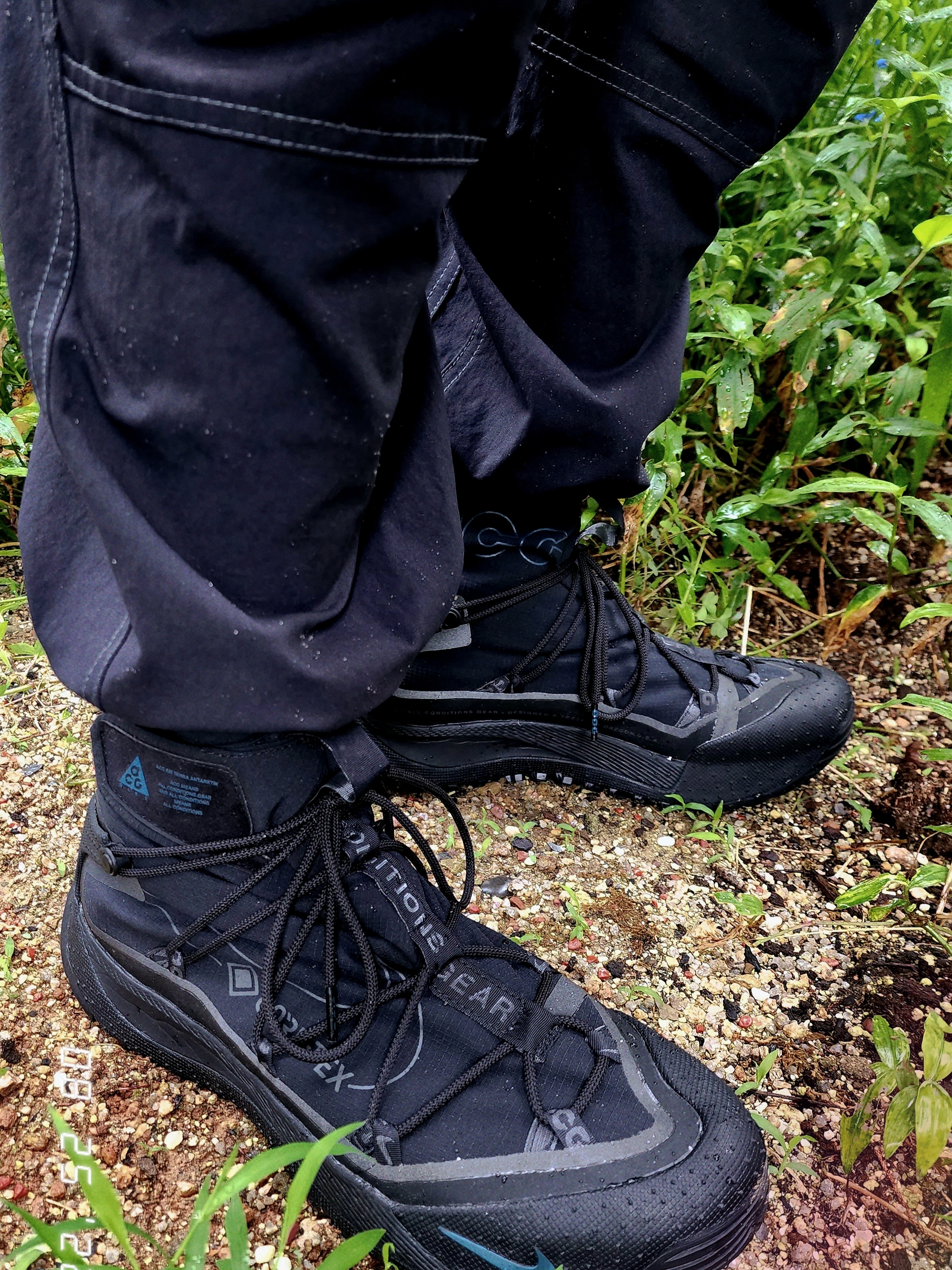 Nike ACG Terra Antarktik Gore-Tex Anthracite, Nike ACG Smith Summit Cargo Pants Black Summit White - Asia 착용 스타일
