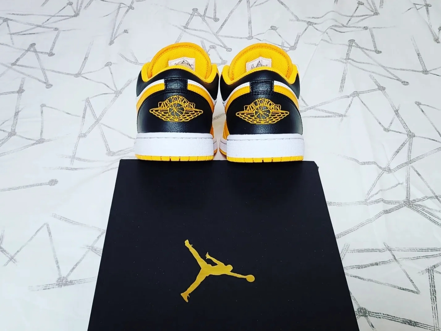 Jordan 1 Low Taxi 착용 스타일 - 5