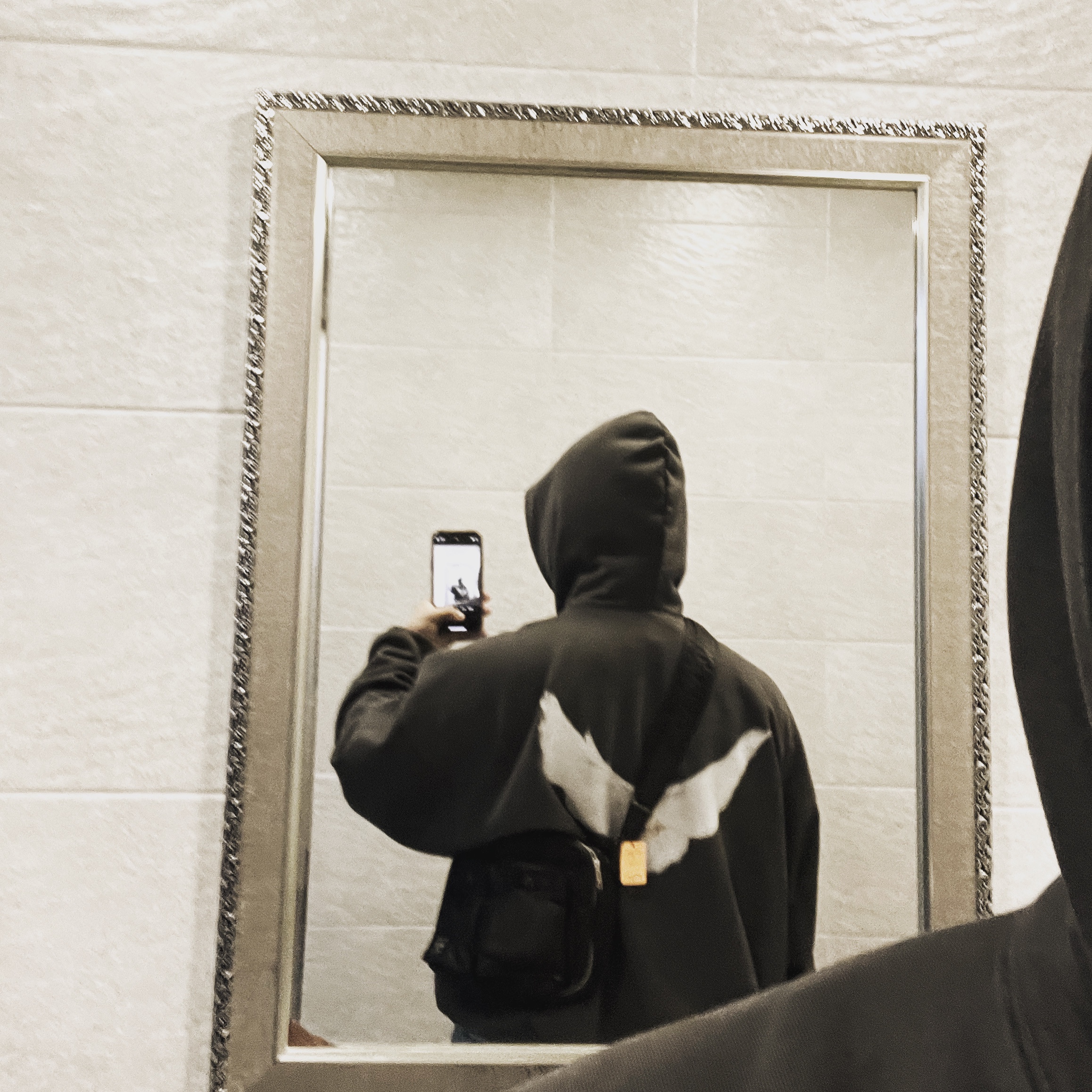 Yeezy Gap Engineered By Balenciaga Dove Hoodie Black, Porter Tanker Shoulder Bag S Black 착용 스타일 - 2