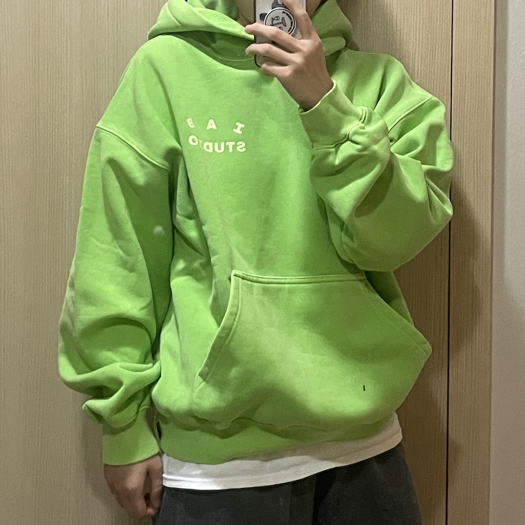 IAB Studio Pigment Hoodie & Sack Apple Green, IAB Studio Pigment Hoodie Black 착용 스타일 - 1