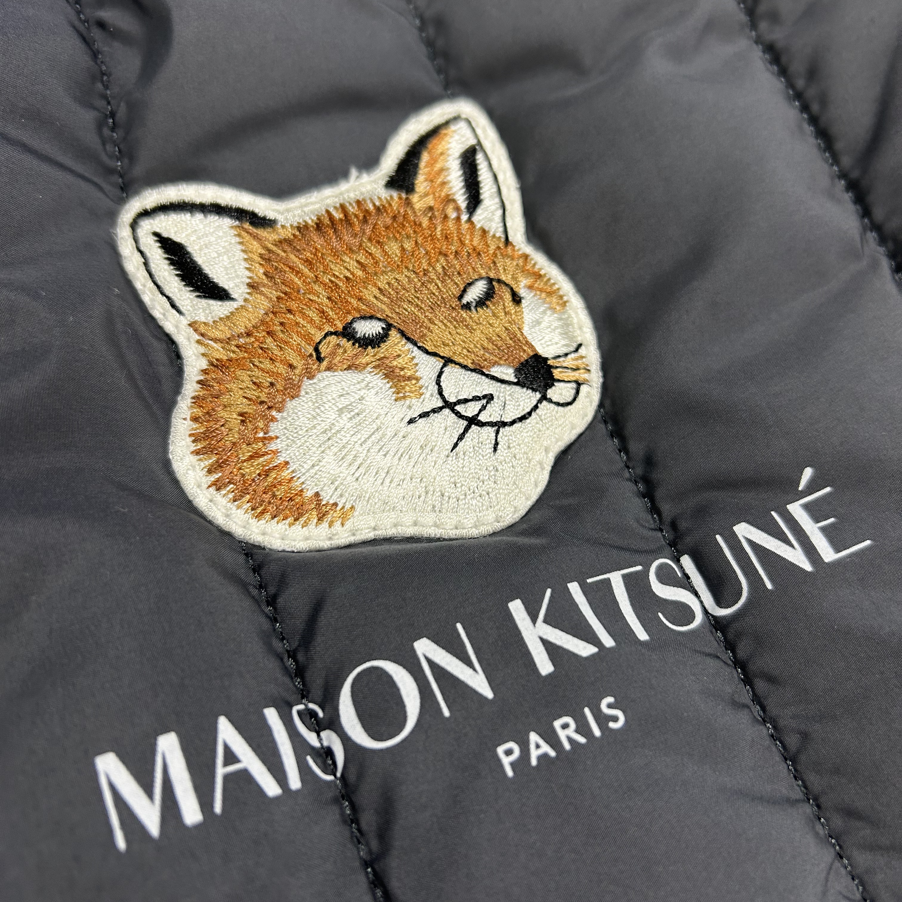Maison Kitsune x Laneige Padded Bag Navy 착용 스타일