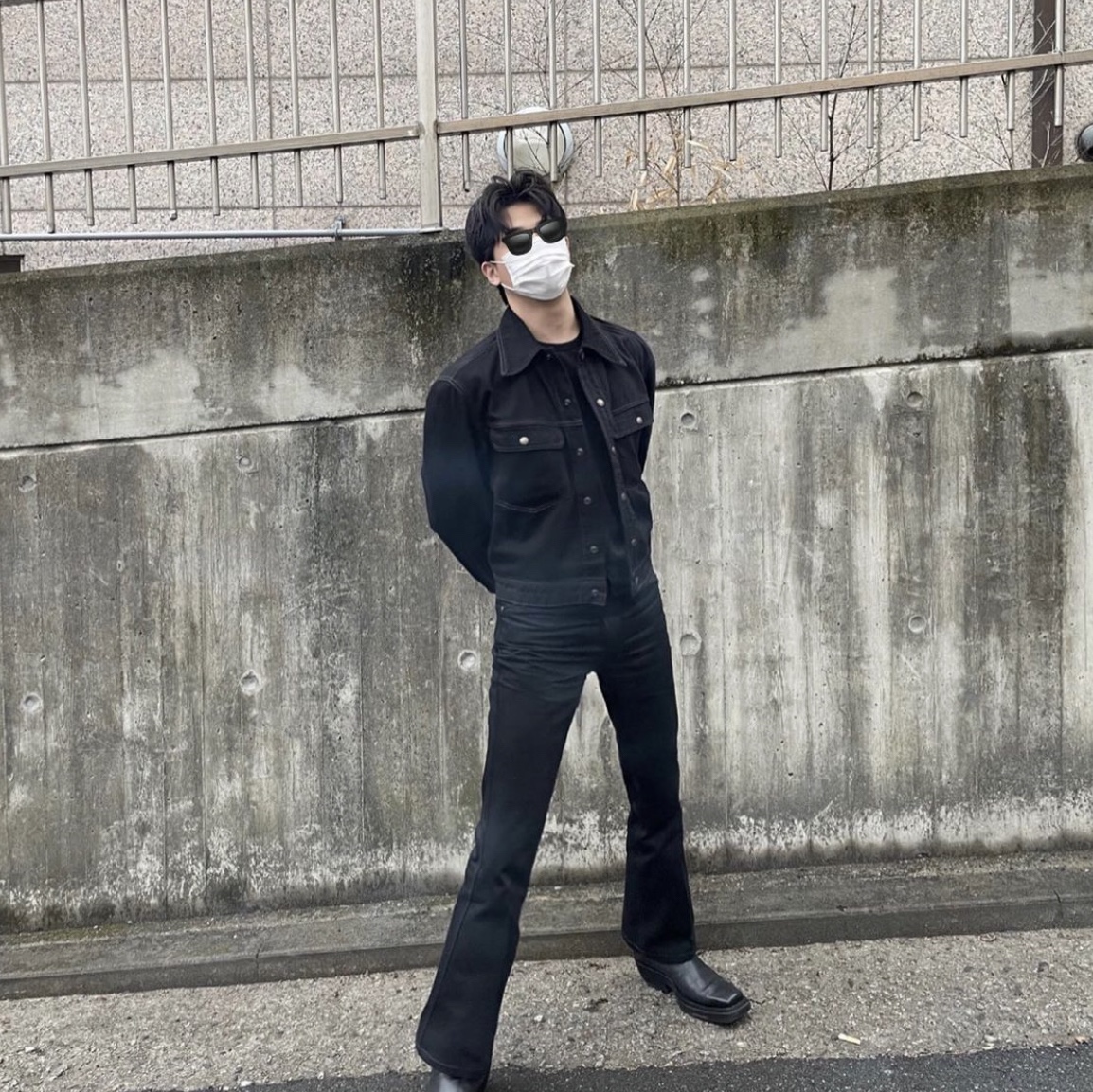 Lemaire Denim Sailor Pants Black 착용 스타일